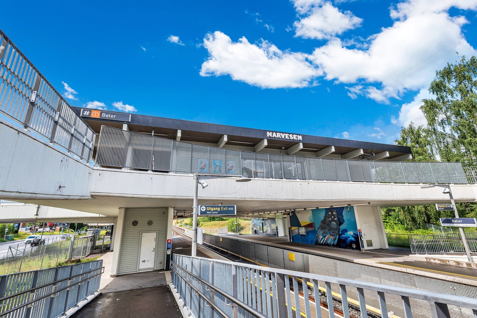 Kort gange til T-bane og bussholdeplass Galleribilde