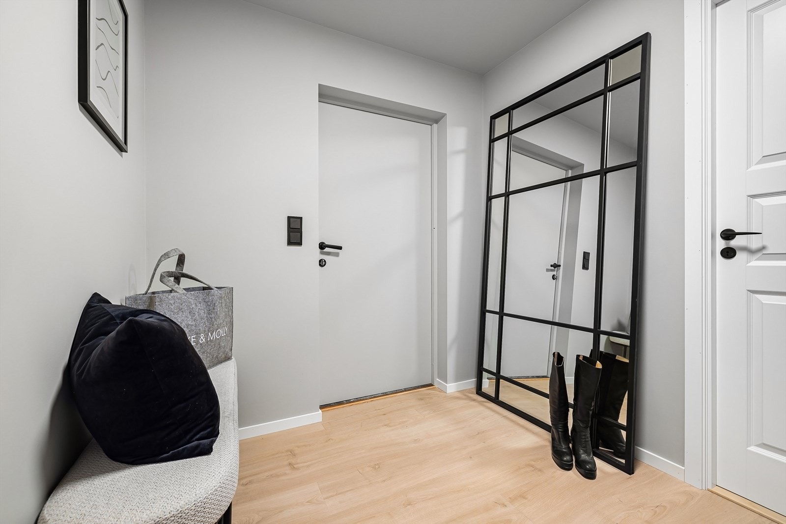 Her er det plass til evt. garderobeskap. Galleribilde