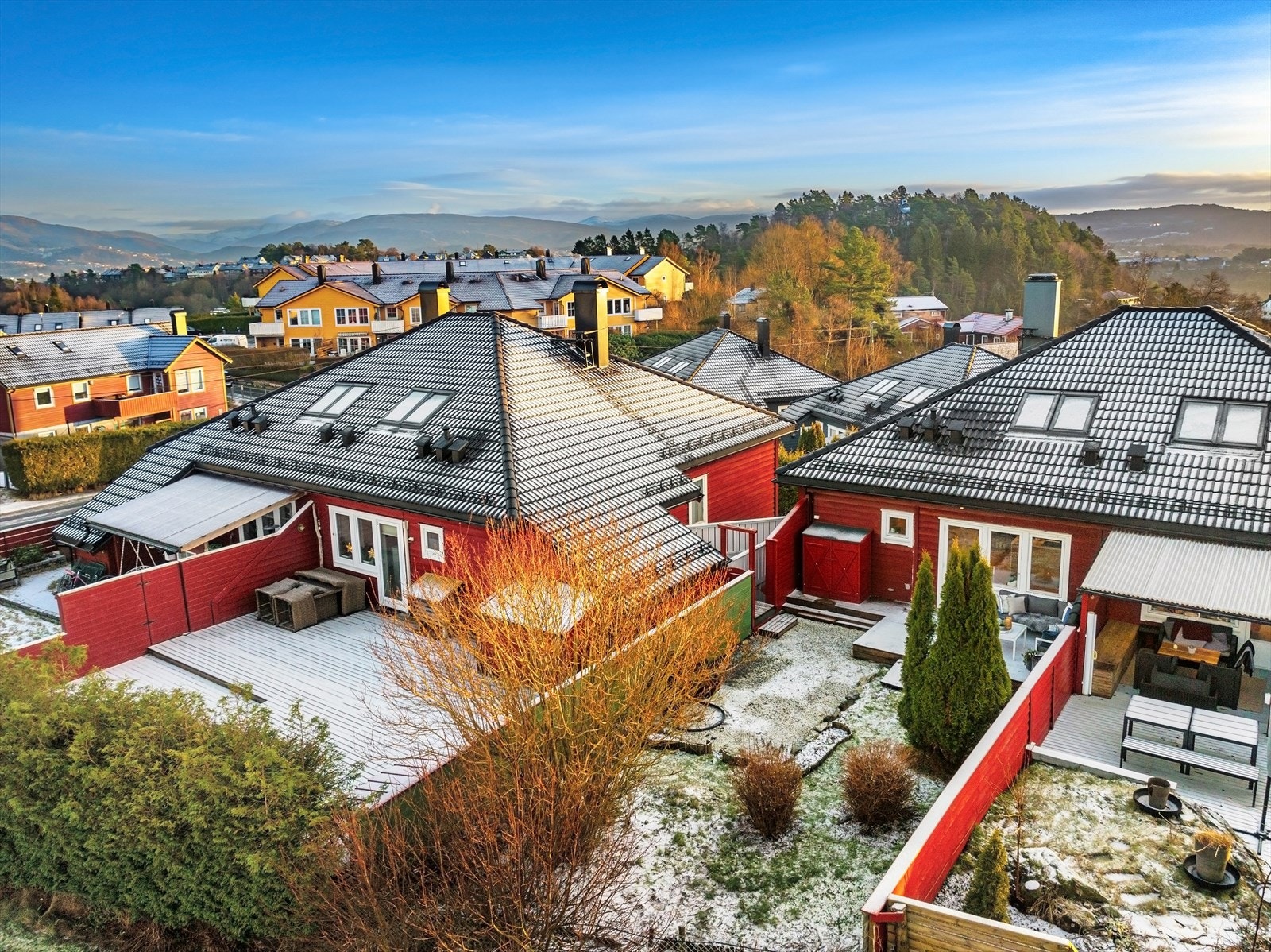 Butikker som Rema 1000 og Meny ligger kort avstand unna. Galleribilde