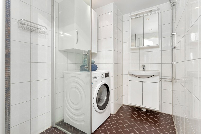 Flislagt bad fra 2014 med gulvvarme Galleribilde