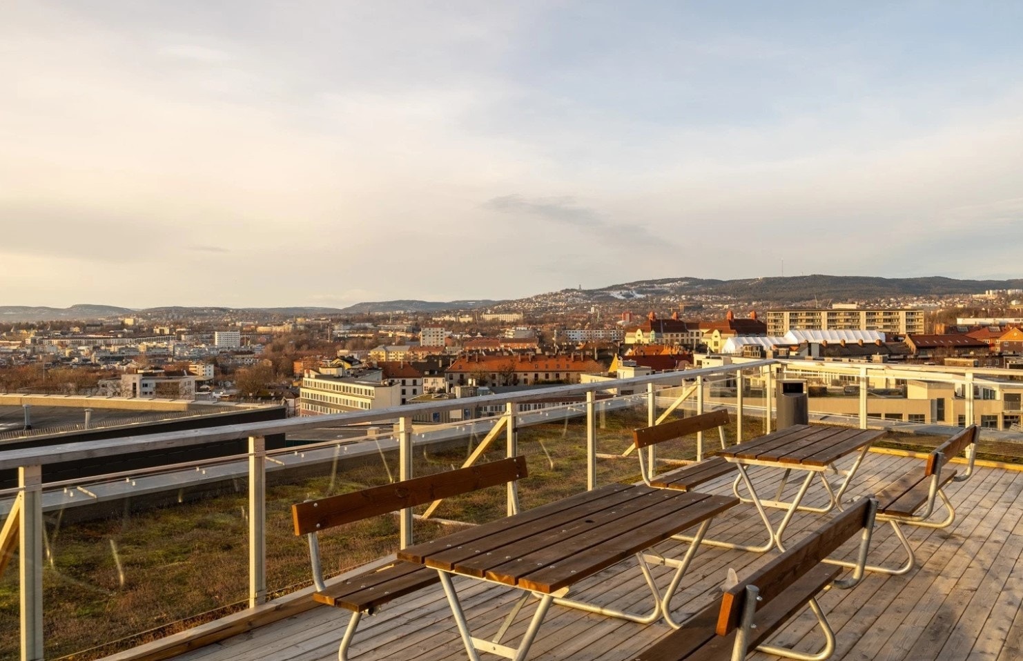 Utsikt over store deler av byen. Galleribilde