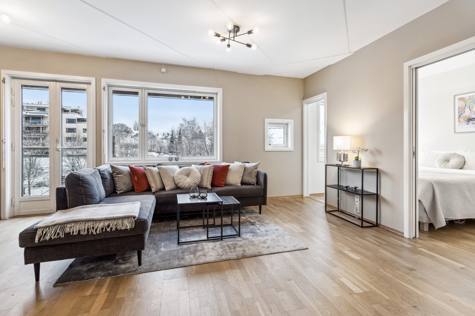 Christoffer Lysgaard v/DNB Eiendom ønsker velkommen til Hasleveien 15A! Galleribilde