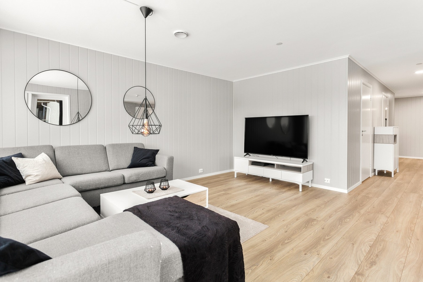 Overflater med tidsriktig preg Galleribilde