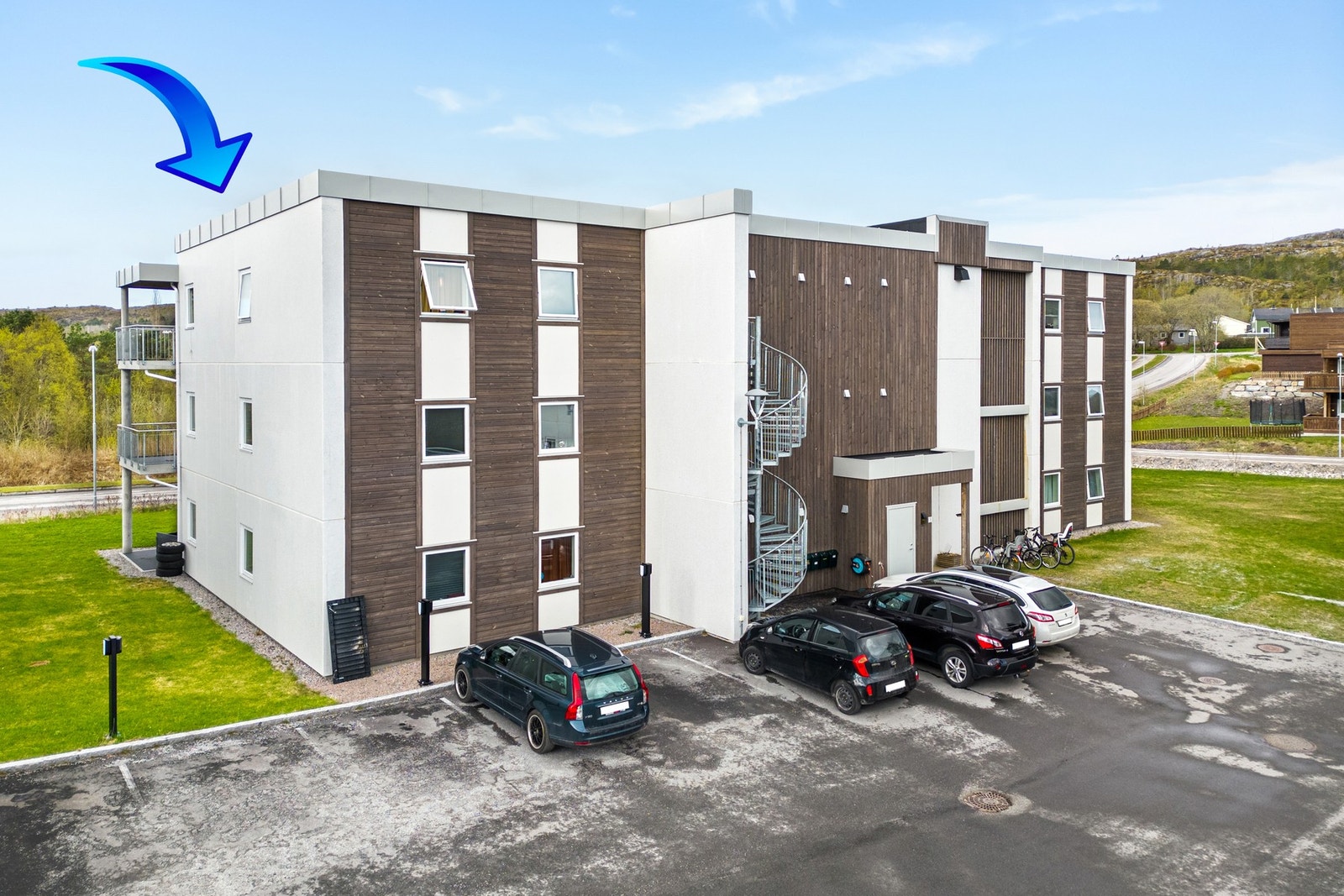 Beliggende i en av de nyere bydelene for Rørvik, ca 1 km nord for sentrum Galleribilde