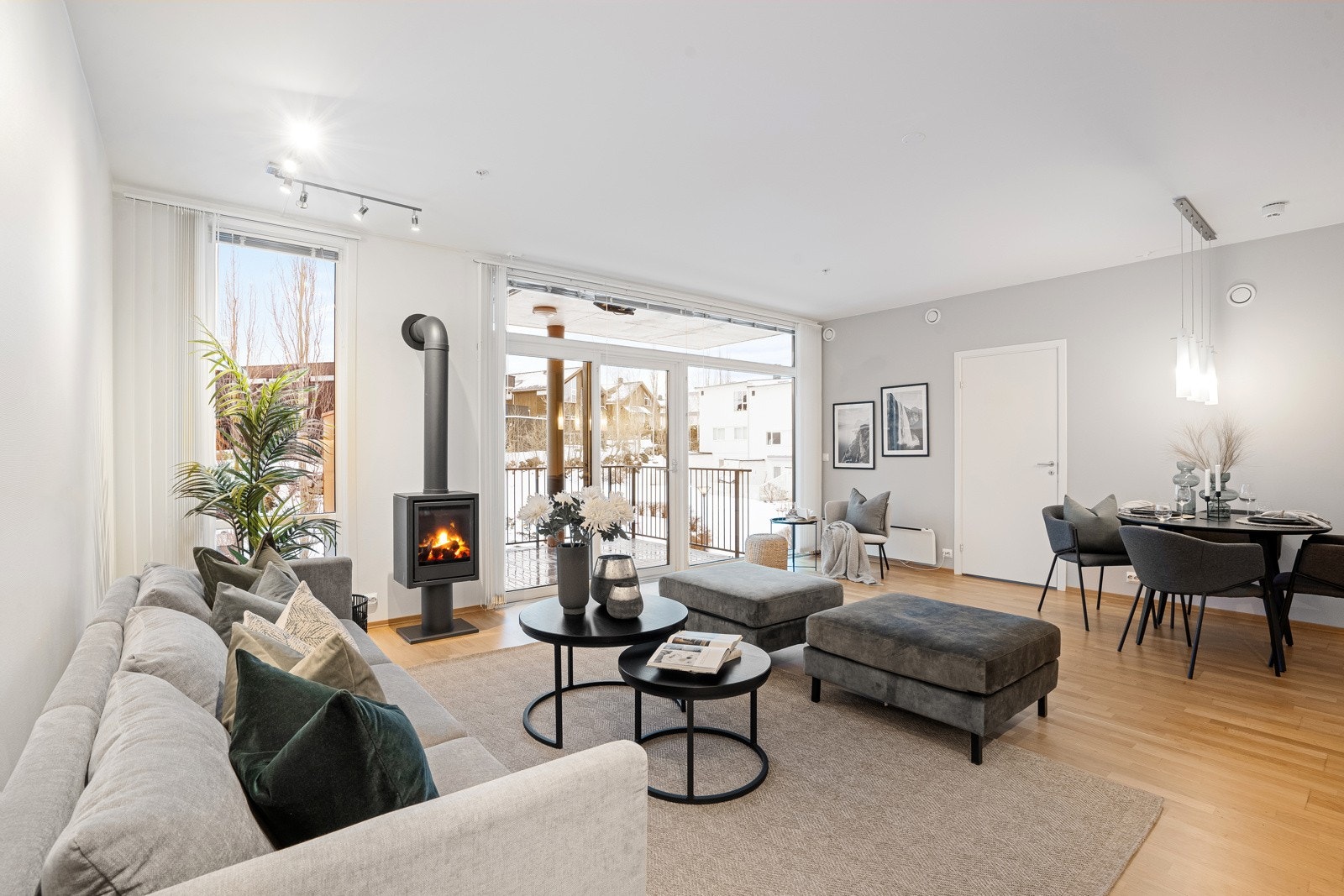 EIE Eiendomsmegling v/ Jr. Partner Håkon Hovland presenterer Austtunveien 18! Galleribilde