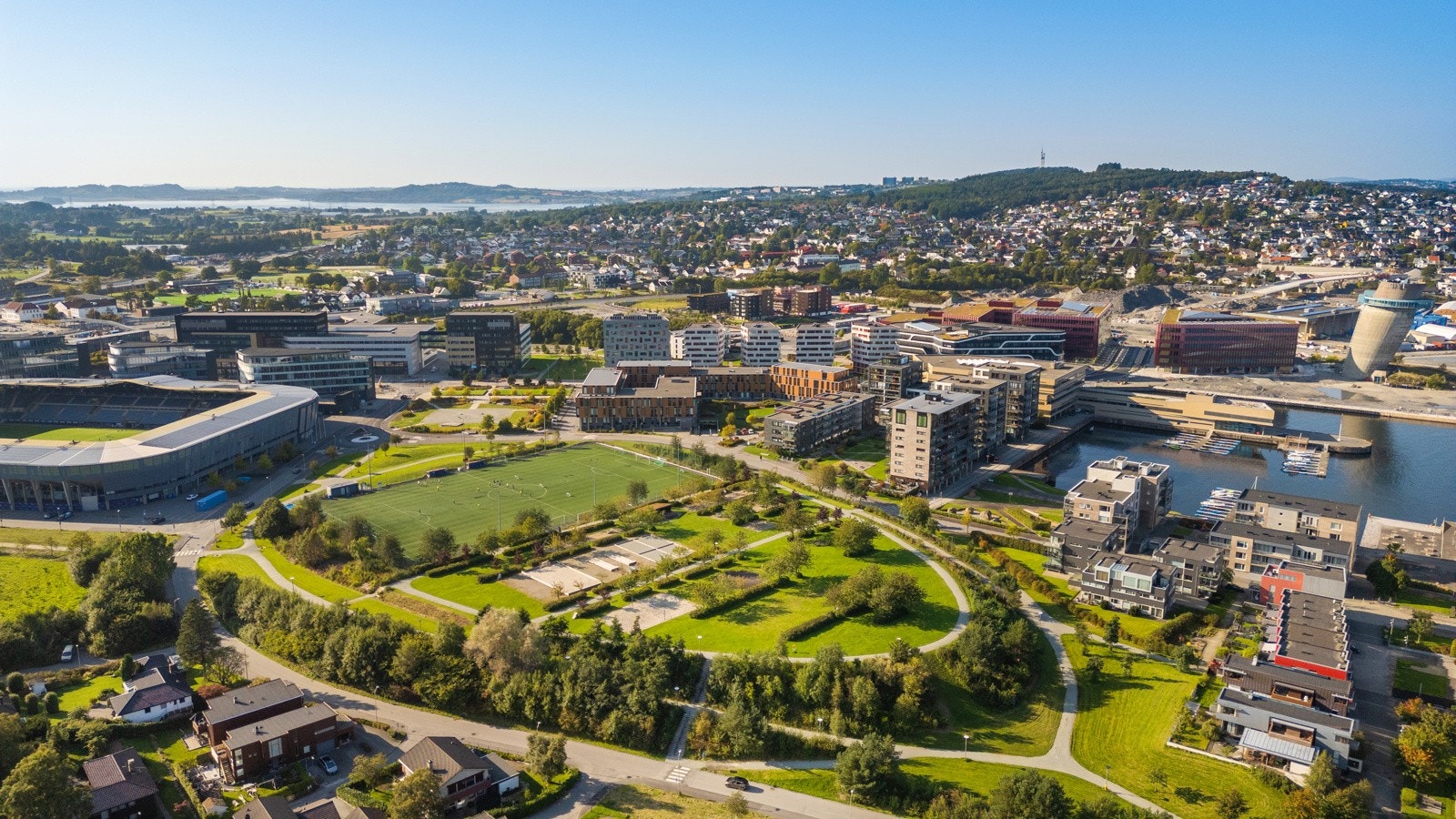 Jåttåvågen er et sjarmerende boligområde som kombinerer det beste av urban bekvemmelighet med naturskjønn ro. Galleribilde