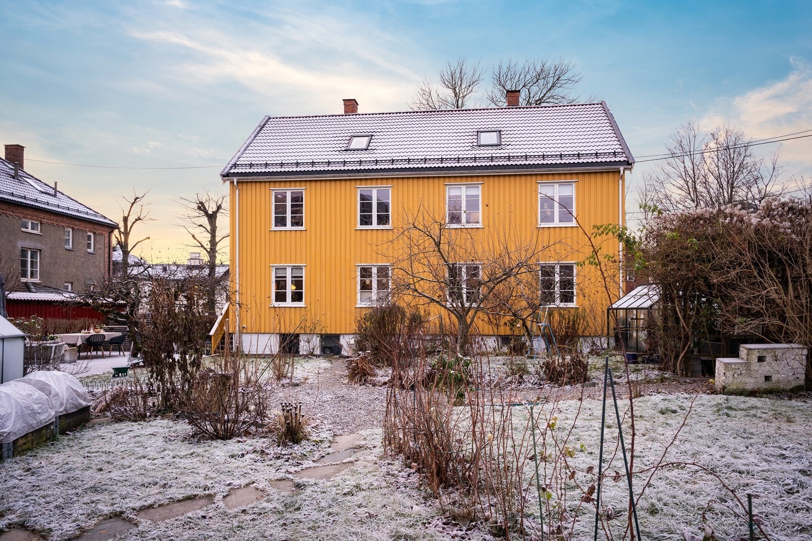 Det unike her er en så stor og solrik hageparsell, så nært sentrum. Galleribilde