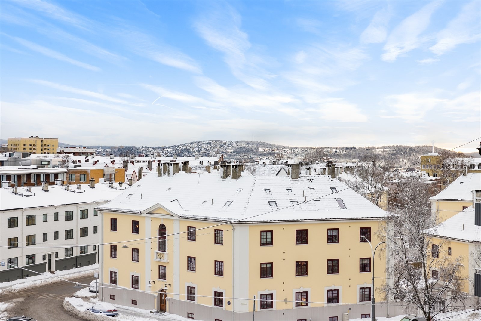 Leiligheten ligger i 6. etasje og tilbyr en fantastisk, vidstrakt utsikt. Galleribilde