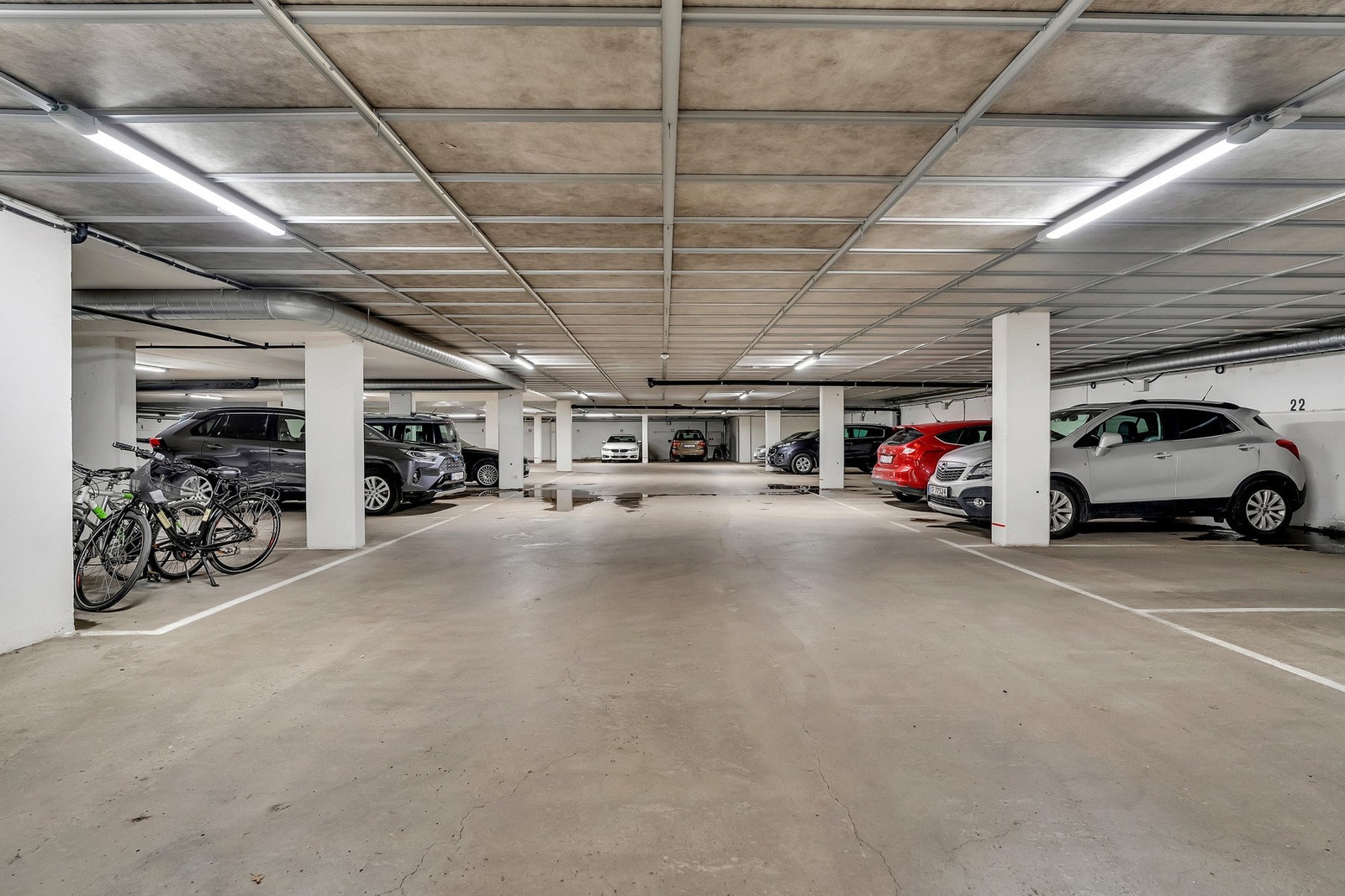 Leiligheten disponerer en garasjeplass i felles garasjeanlegg. Galleribilde