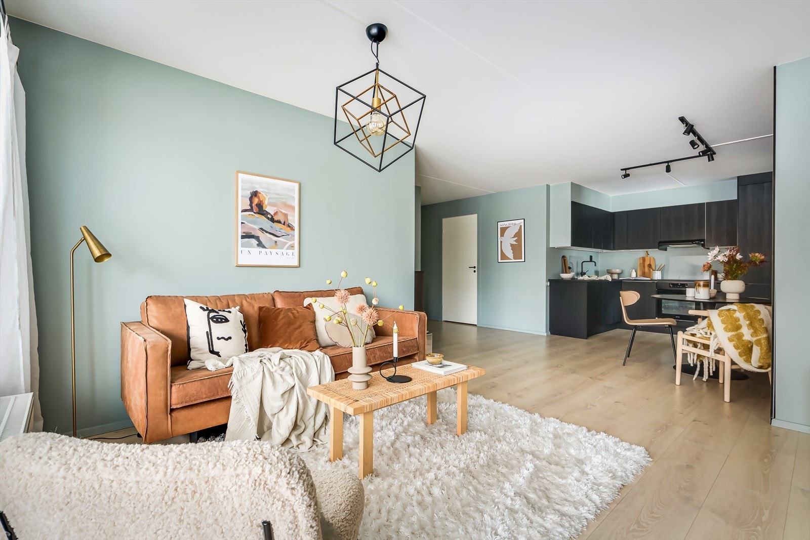 Internett, a-konto varmtvann og fyring er inkludert i felleskostnadene Galleribilde