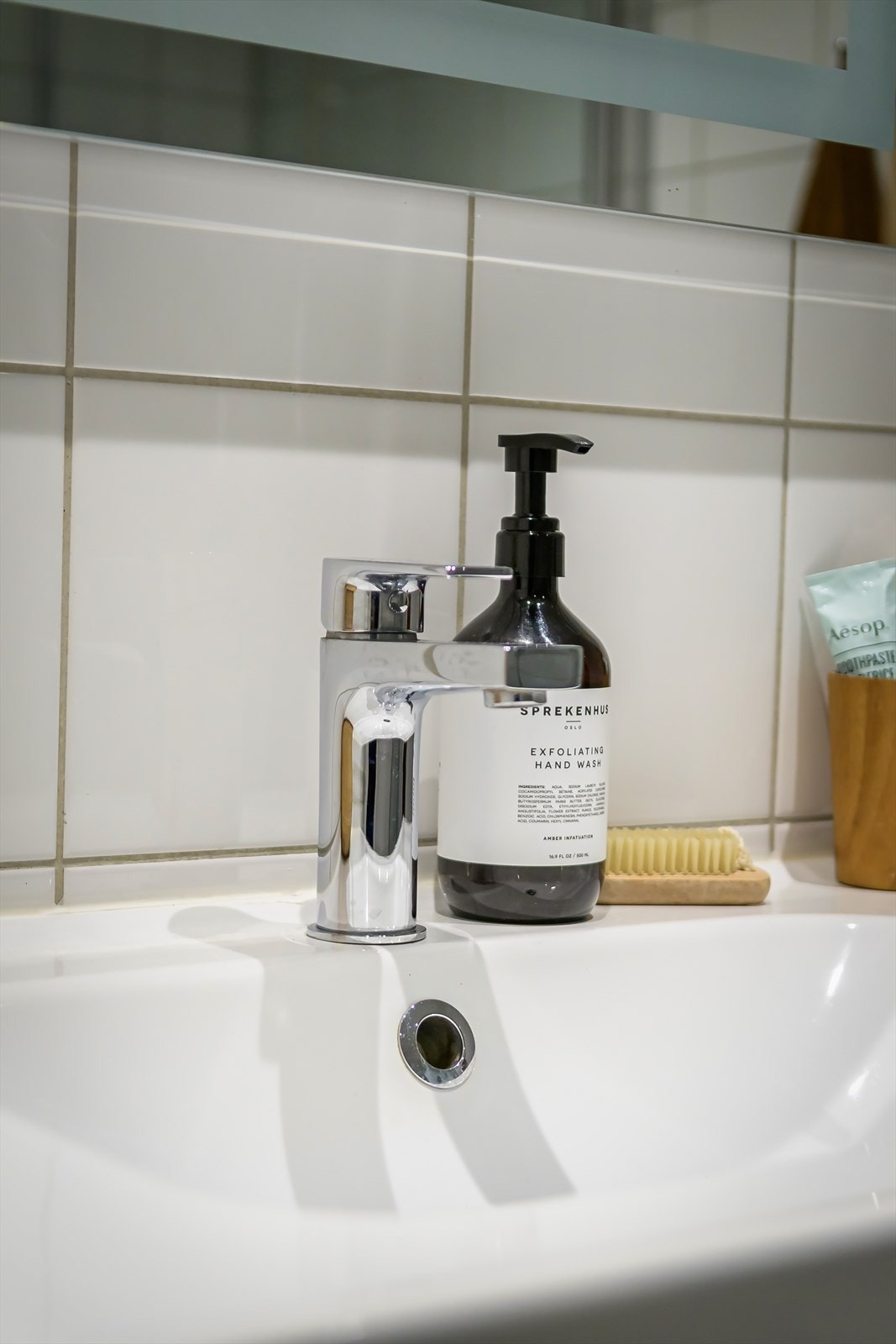 Badet er en prefabrikert baderomskonstruksjon fra byggeår (2012) Galleribilde