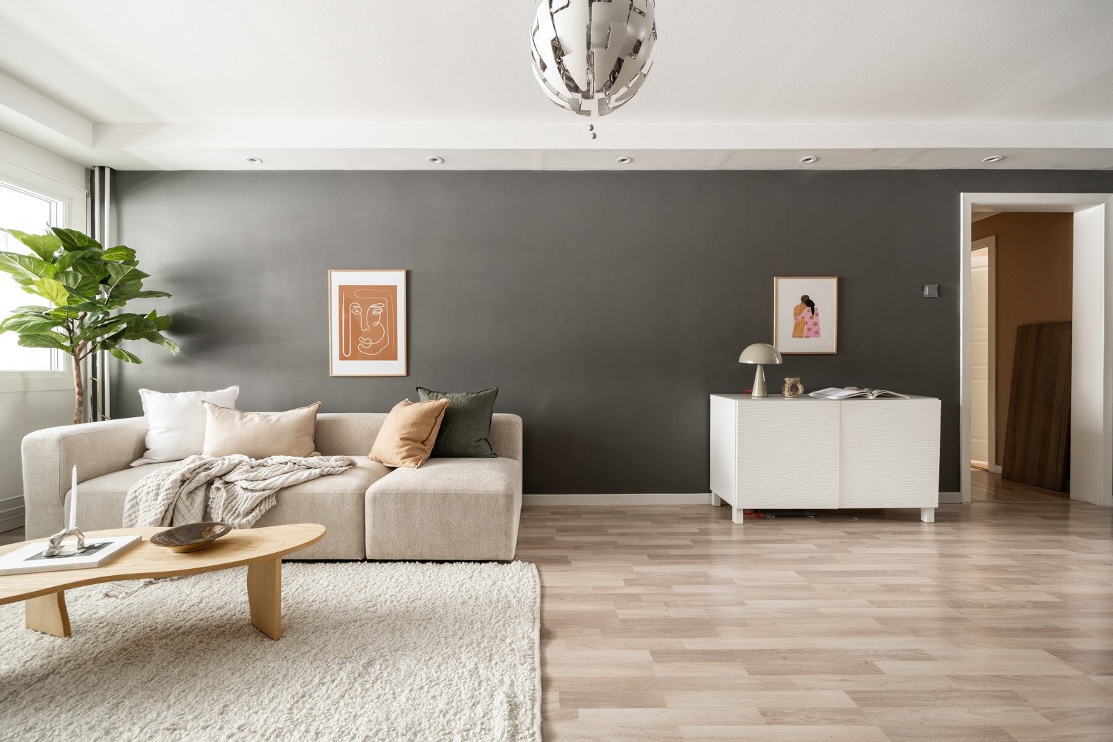 Leiligheten har en gjennomgående god standard og utført en rekke med oppgradering. Galleribilde