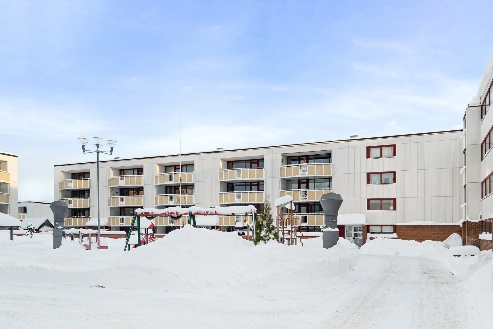 Fasade fra tunet. Galleribilde