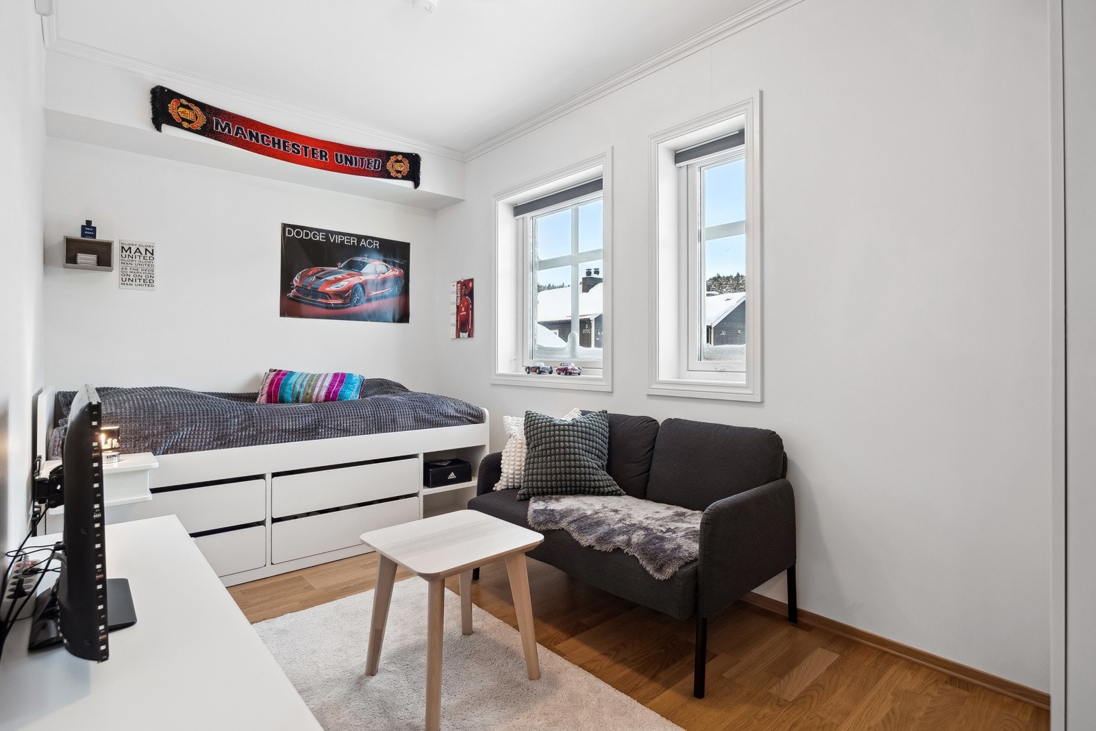 Det er godt med plass til både seng, nattbord, arbeidsbord og evt. garderobe. Galleribilde