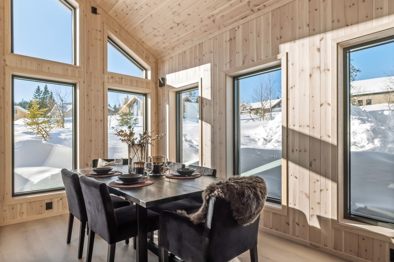 Budor er et utmerket sted for langrenn med over 300 km oppkjørte løyper som tar deg innover flotte Hedmarksvidda Galleribilde