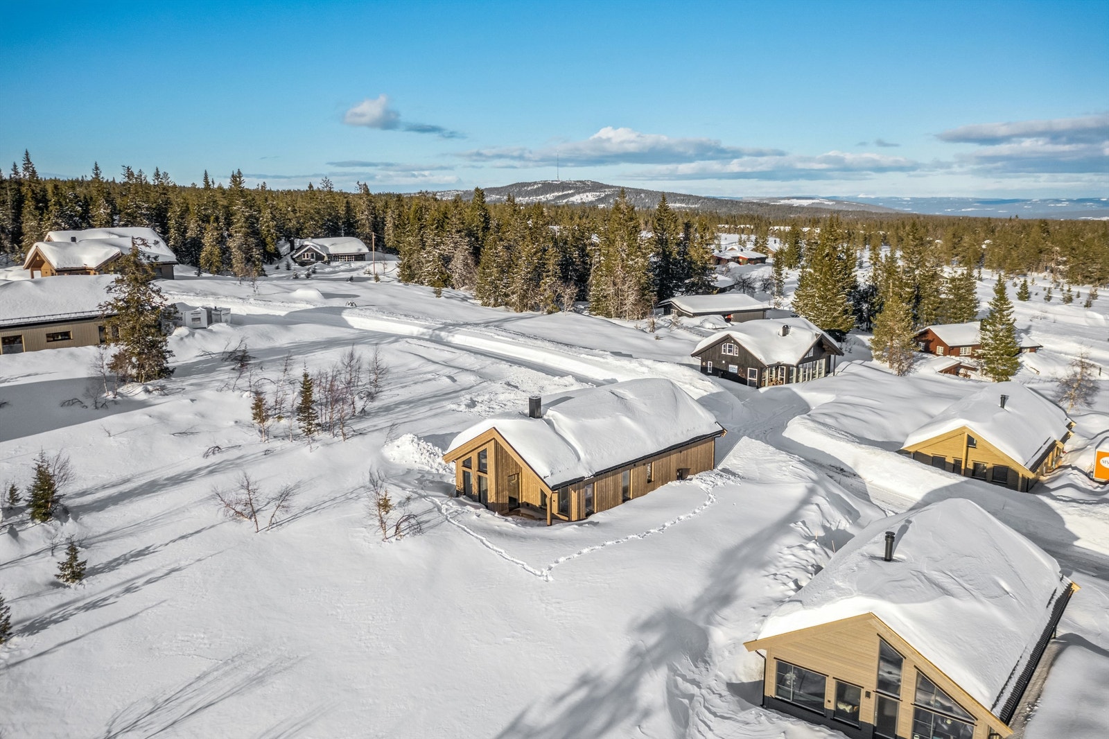 Hytta ligger flott til i et nyetablert hyttefelt på Budor Galleribilde
