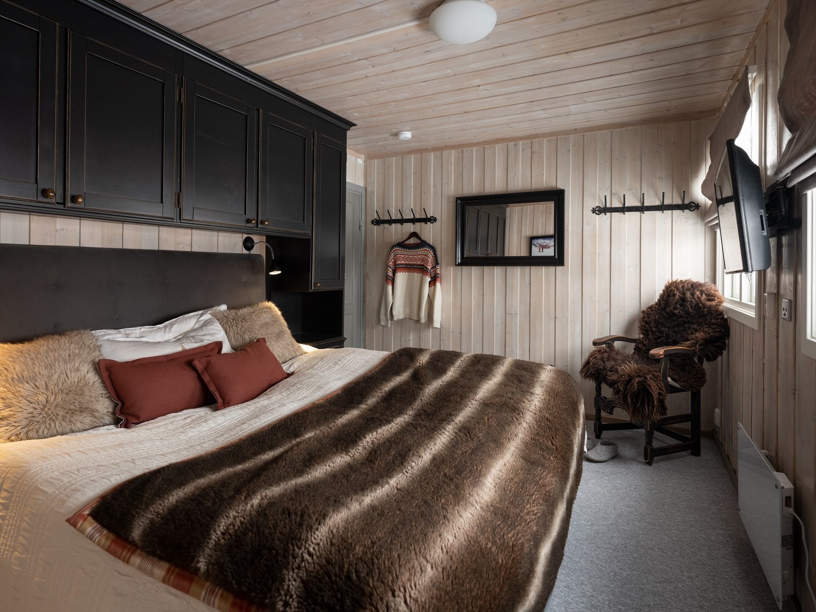 Hovedsoverom - garderobeskap fra Kistefoss Galleribilde