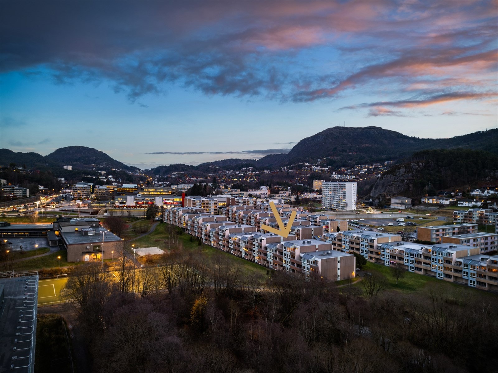 - Her får du muligheten til å bosette deg i et borettslag med store grøntarealer, samtidig med kun 4 minutters gange til Oasen senter, bybane og busstopp - Galleribilde