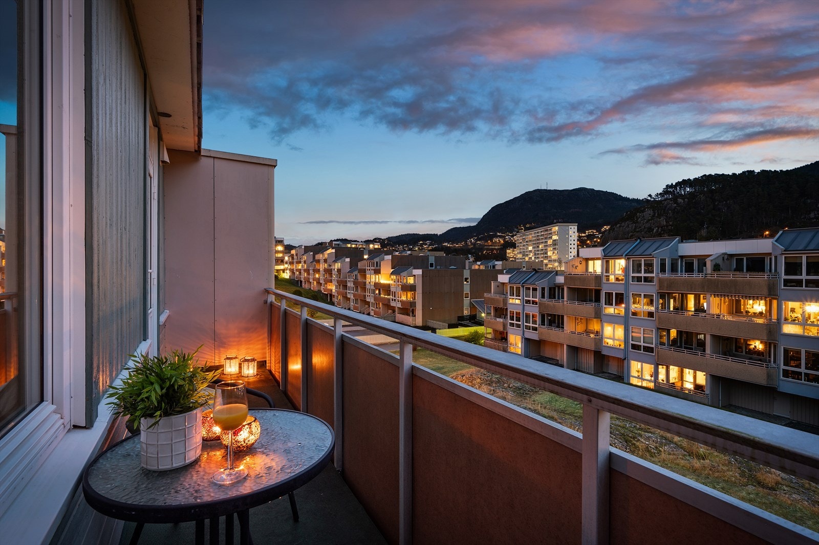 - Merk utsikt mot Løvstakken - Galleribilde