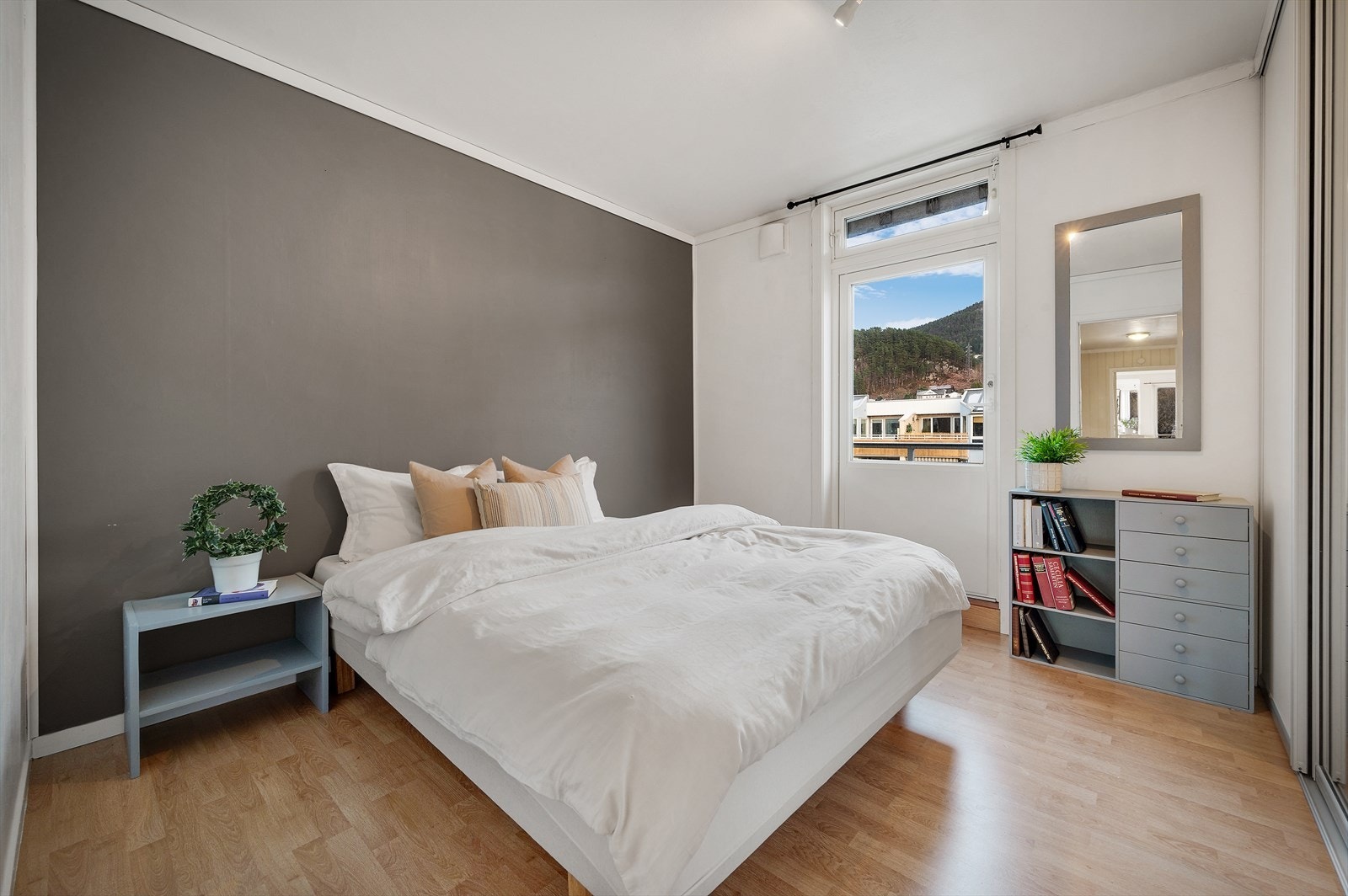 - Soverom 2 og 3 måler 9,6m² og 10,8m² - Galleribilde