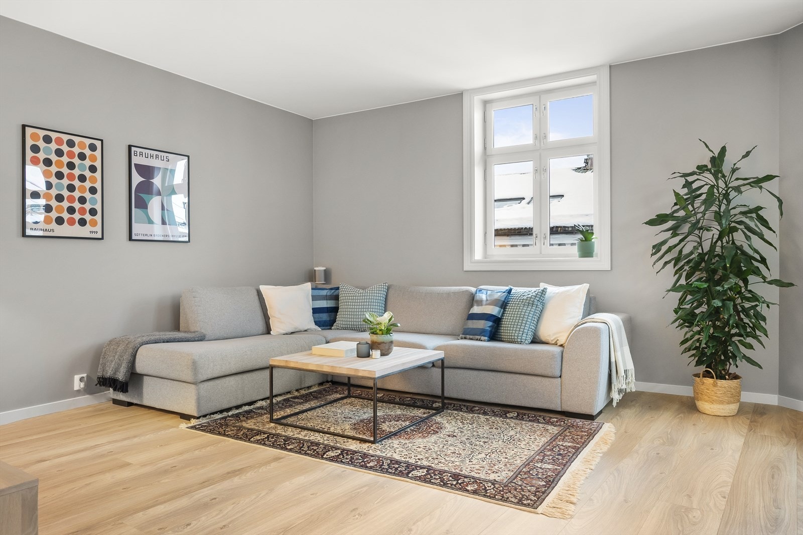 Her har du plass til sofagruppe, sofabord og underholdningsavdeling. Galleribilde