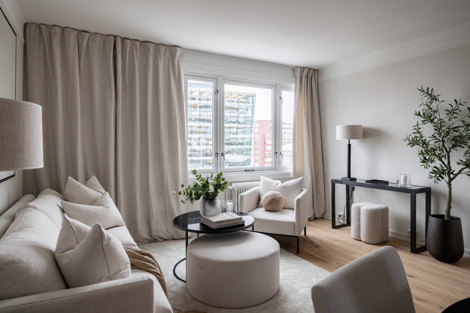 Ny, tidsriktig énstavsparkett. Galleribilde