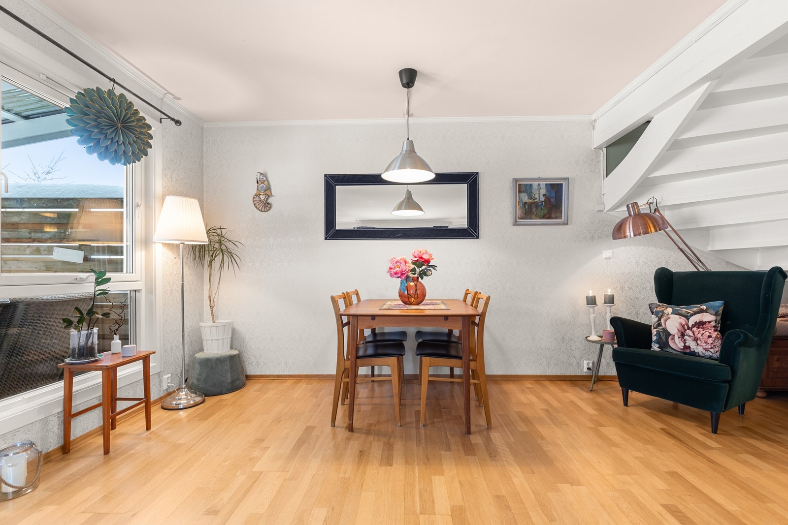 Her er det god plass til et romslig spisebord med plass til å invitere venner og familie. Galleribilde