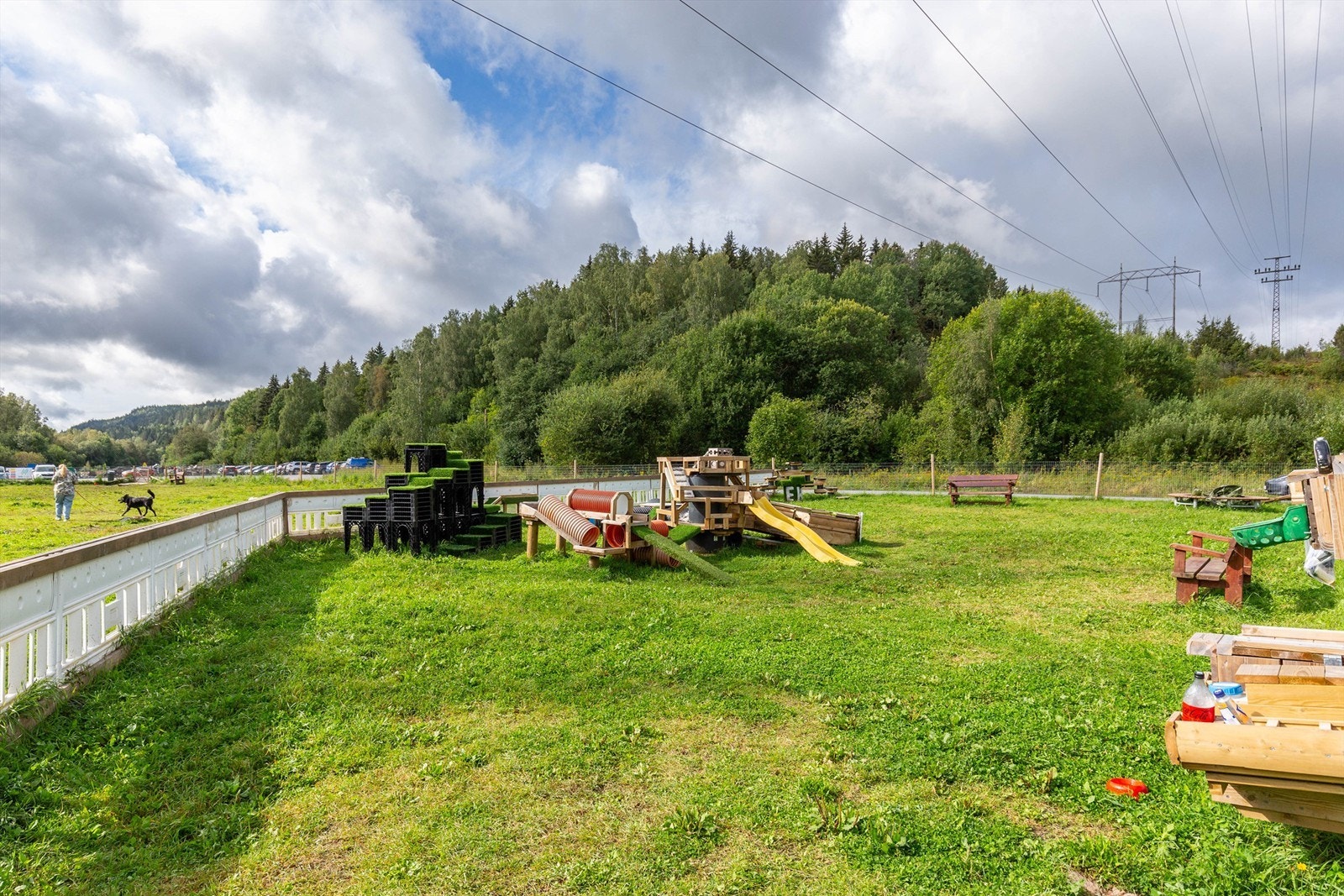 Ellingsrud hundepark ligger ogsa i nærheten, som er en fin møteplass for to- og firbente. Galleribilde