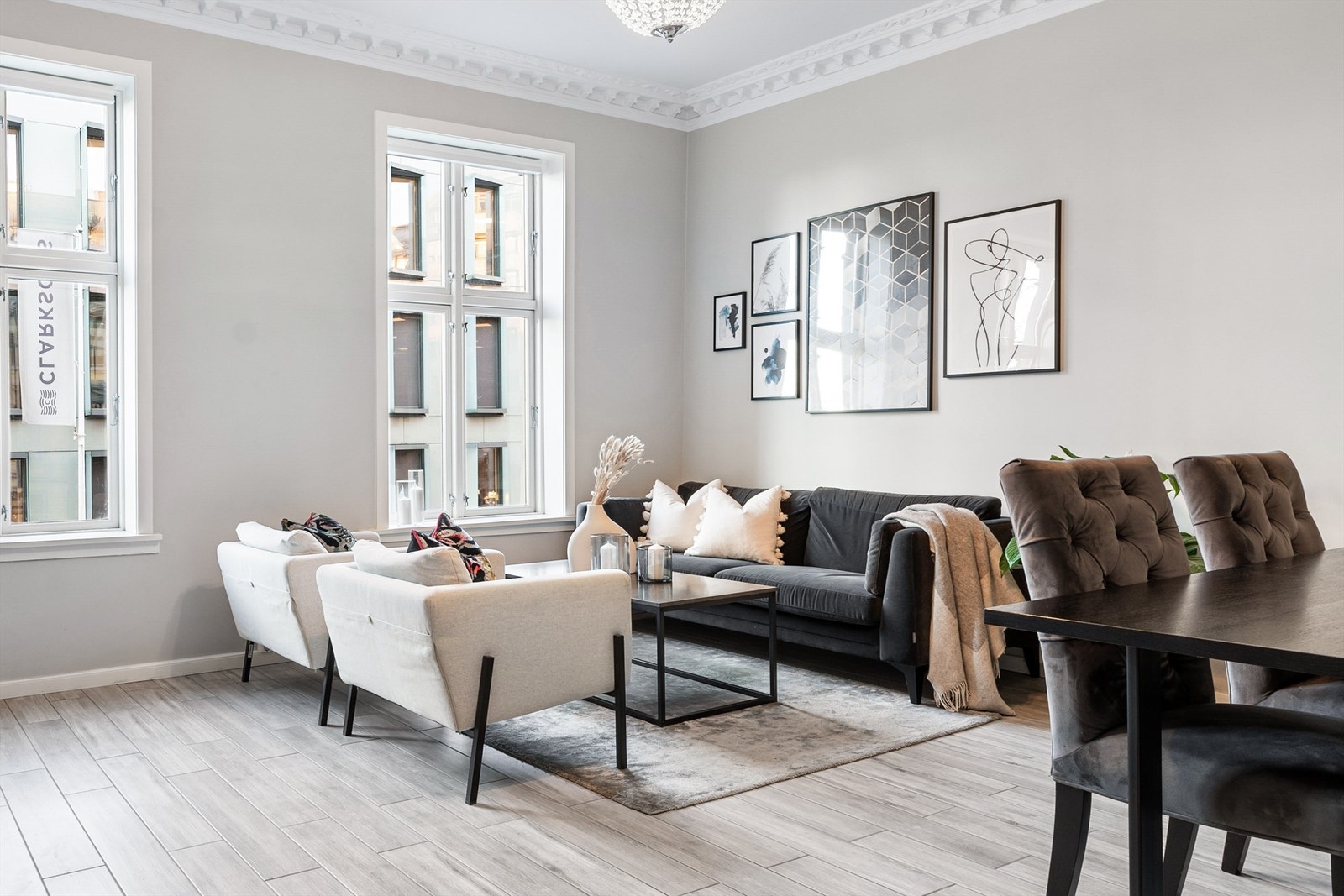 En lys og delikat 3-roms leilighet med populær beliggenhet rett ved Tjuvholmen og Aker Brygge. Galleribilde