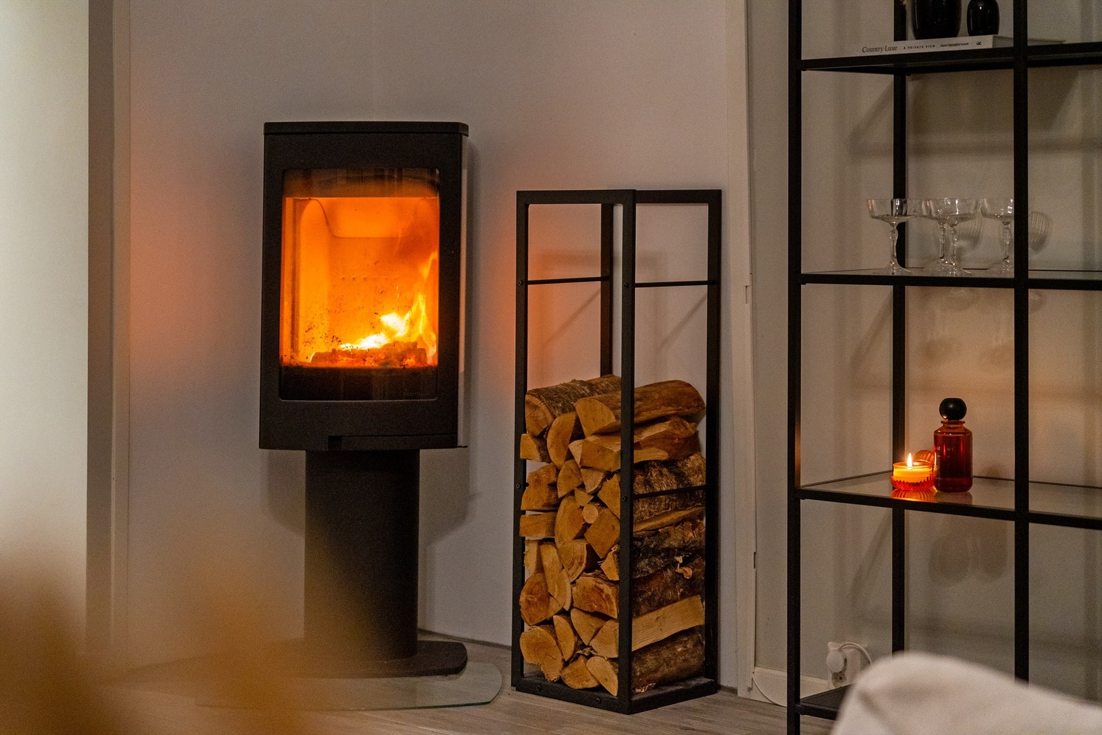 Peis fra 2022 sikrer godt med varme og lun atmosfære på kalde vinterdager. Galleribilde