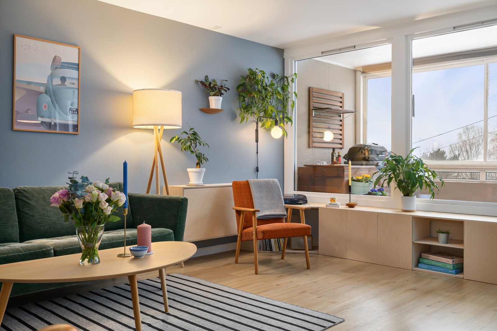 Plassbygde møbler og smarte løsninger.. Galleribilde