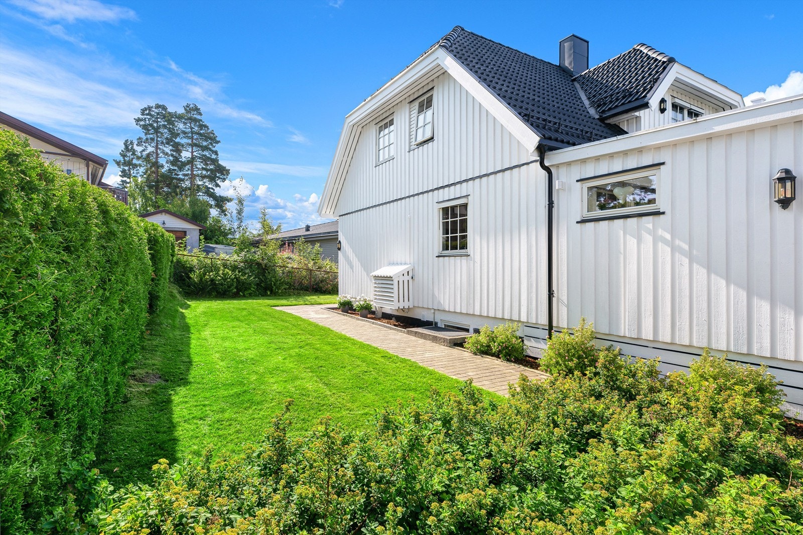 Gangarealer med beleggningsstein. Galleribilde