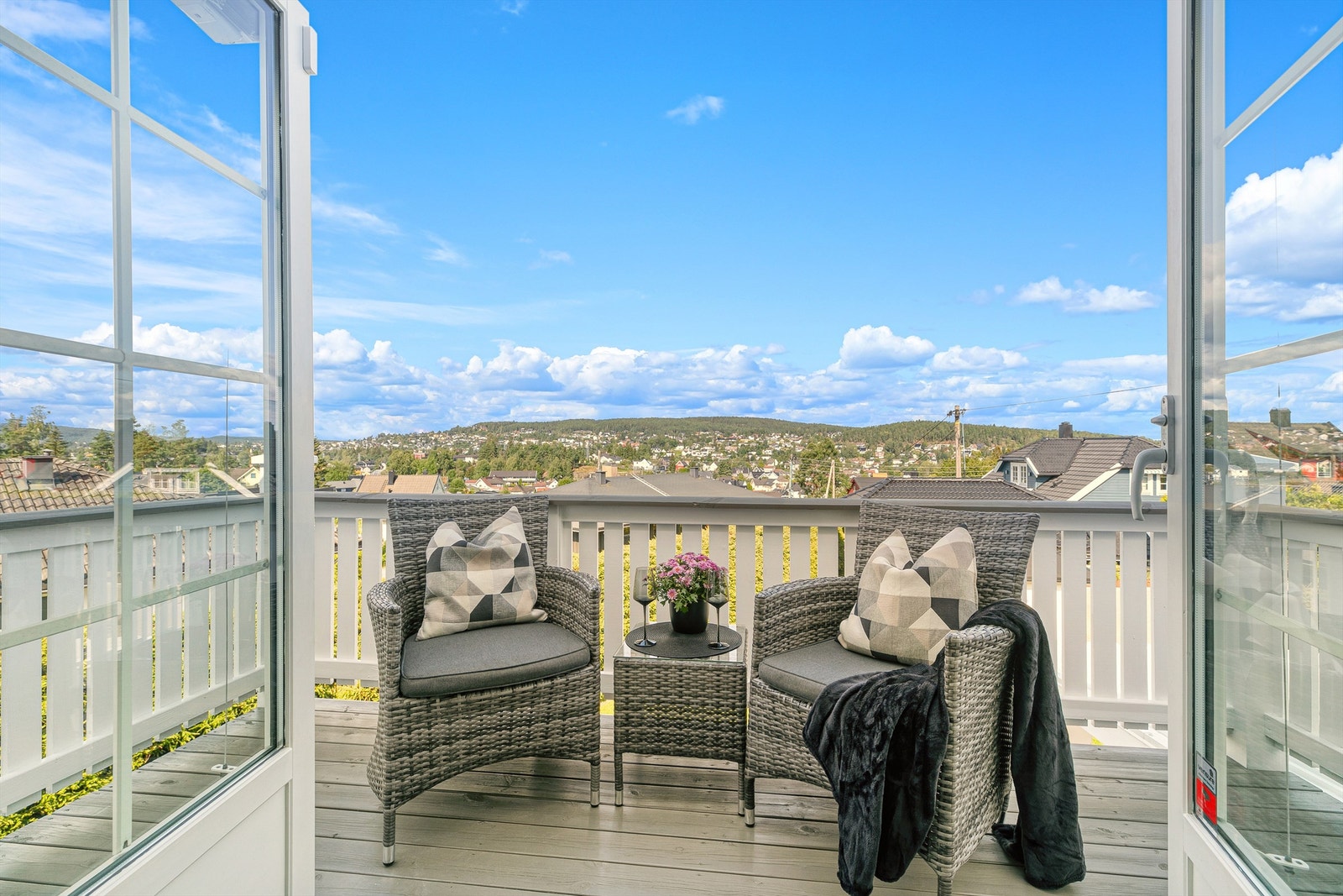 Fra balkongen er det en fantastisk og vidstrakt utsikt. Galleribilde