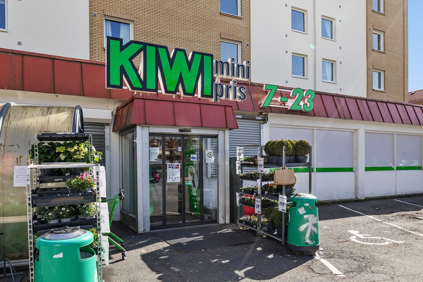Det er også kort vei til Kiwi. Galleribilde