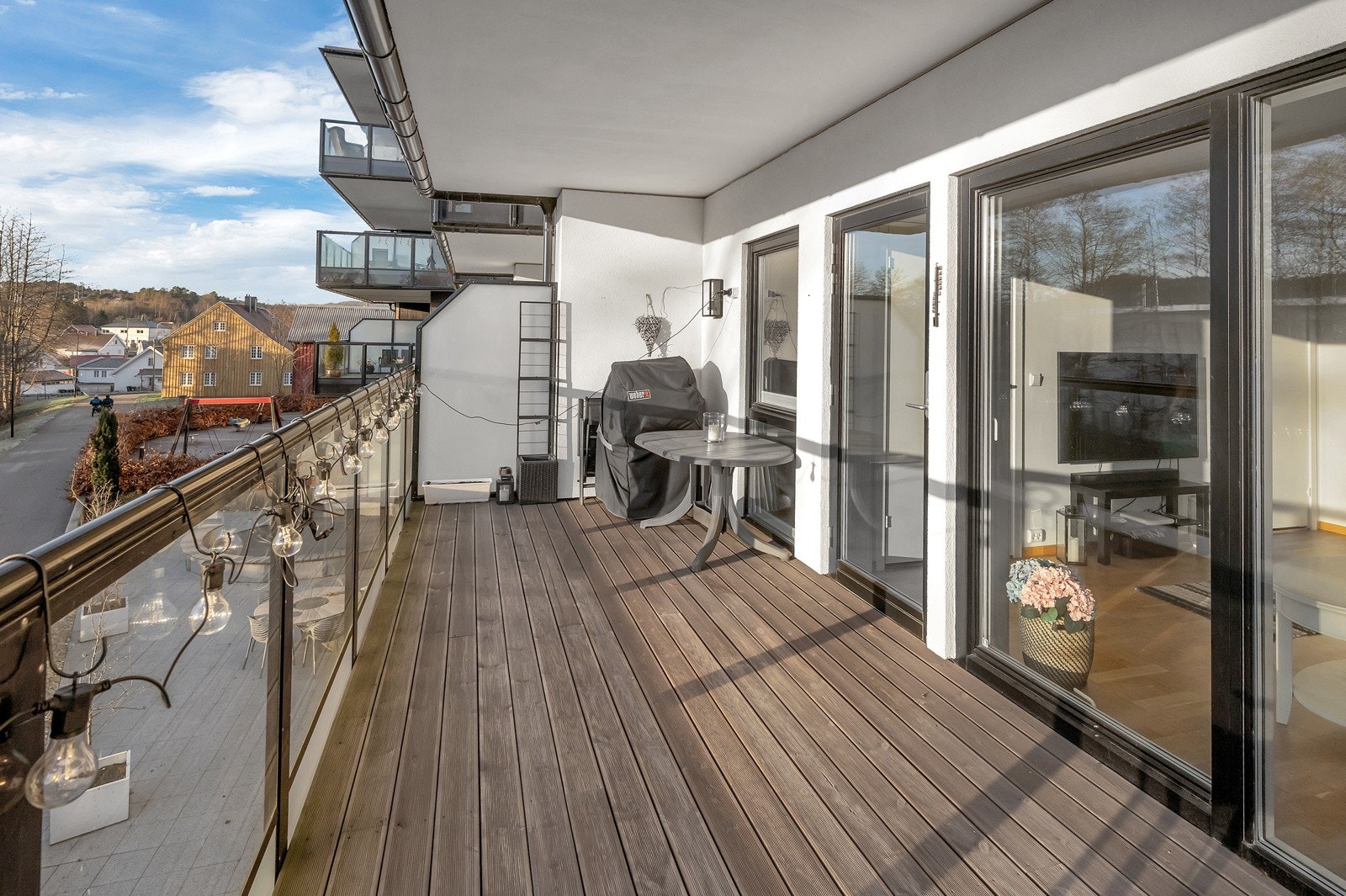 På balkongen er det godt med plass til utemøblement. Galleribilde