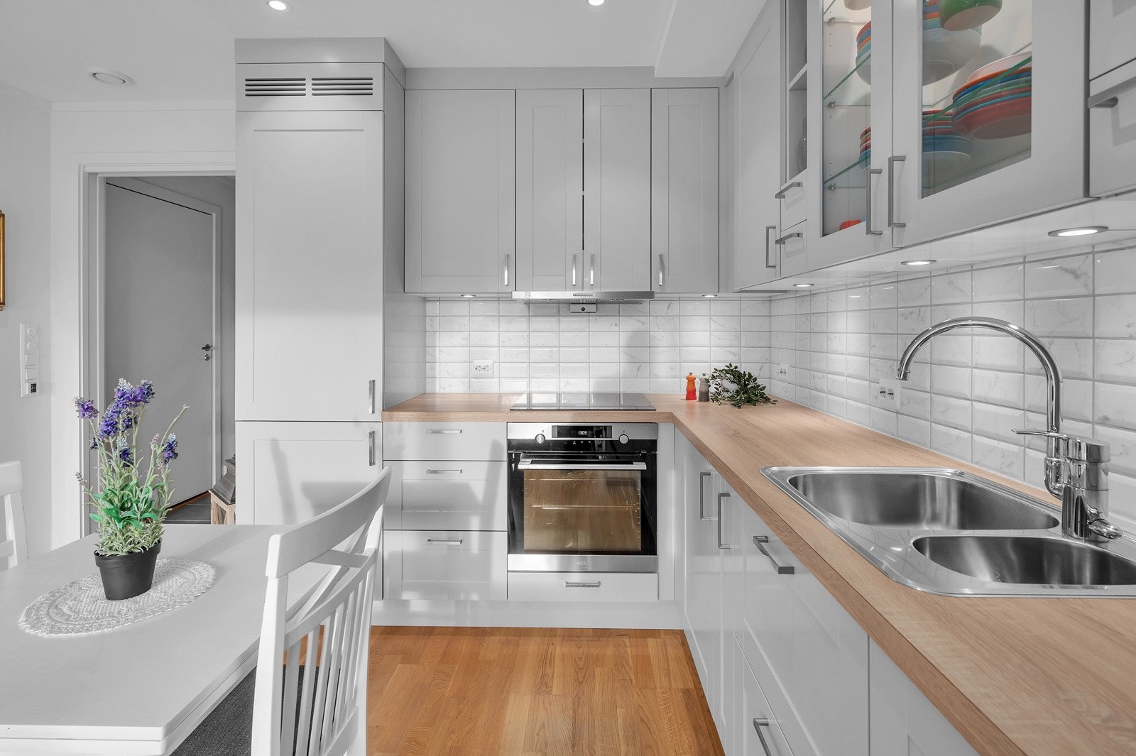 Det er også installert godt med stikkontakter på kjøkkenet. Galleribilde