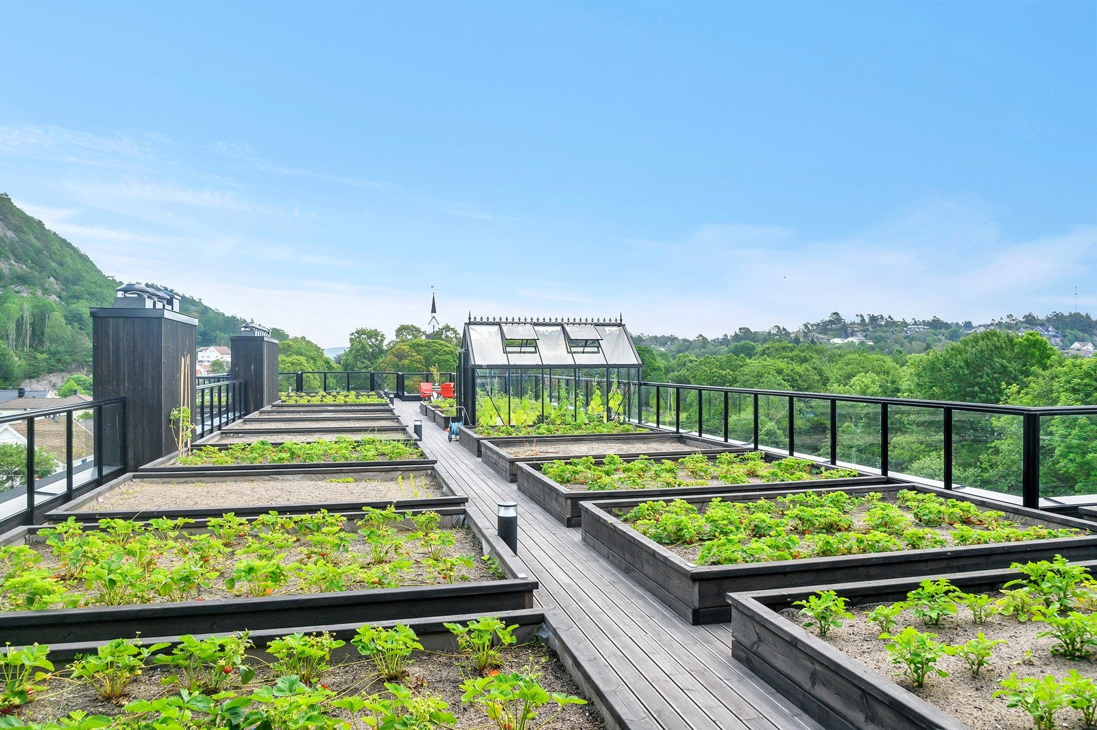 Hver leilighet har egen hagepersell. Galleribilde