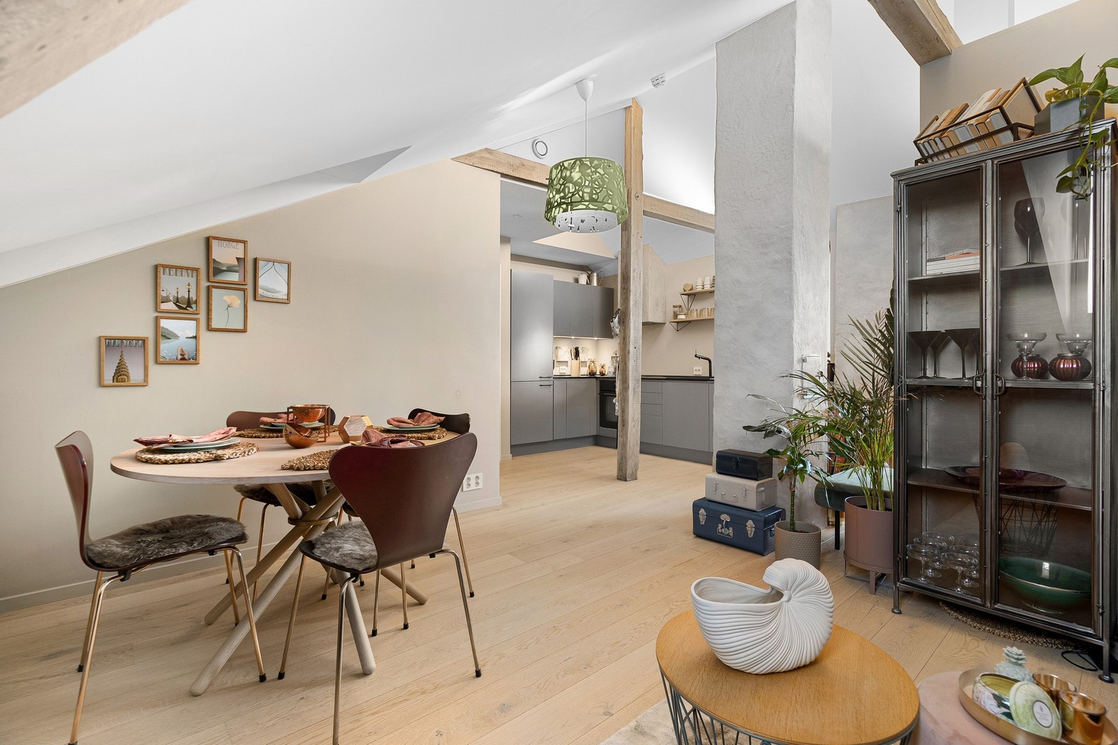Velkommen til Oslo gate 2B og en helt rå loftsleilighet sentralt i Oslo! Galleribilde