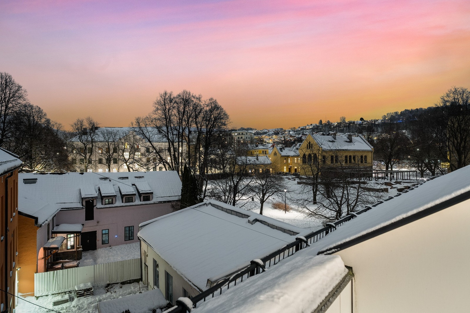 Utsikt fra terrasse. Galleribilde