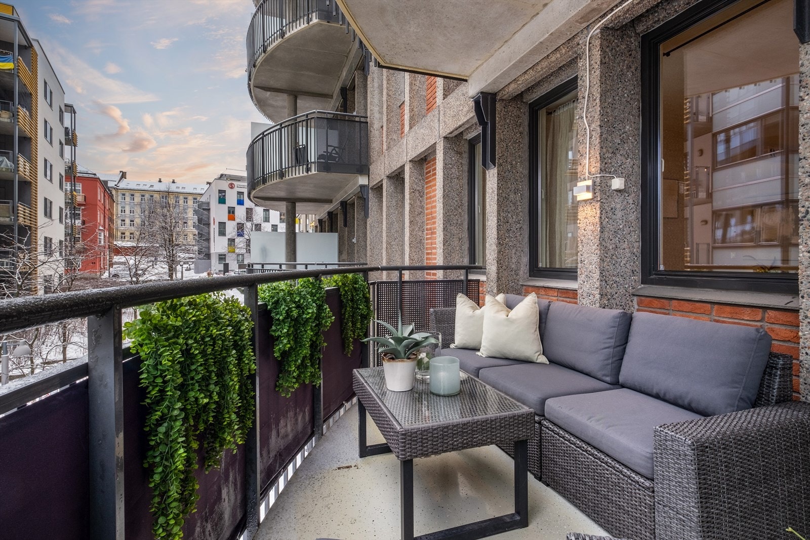 God plass til utemøblement og grill. Galleribilde