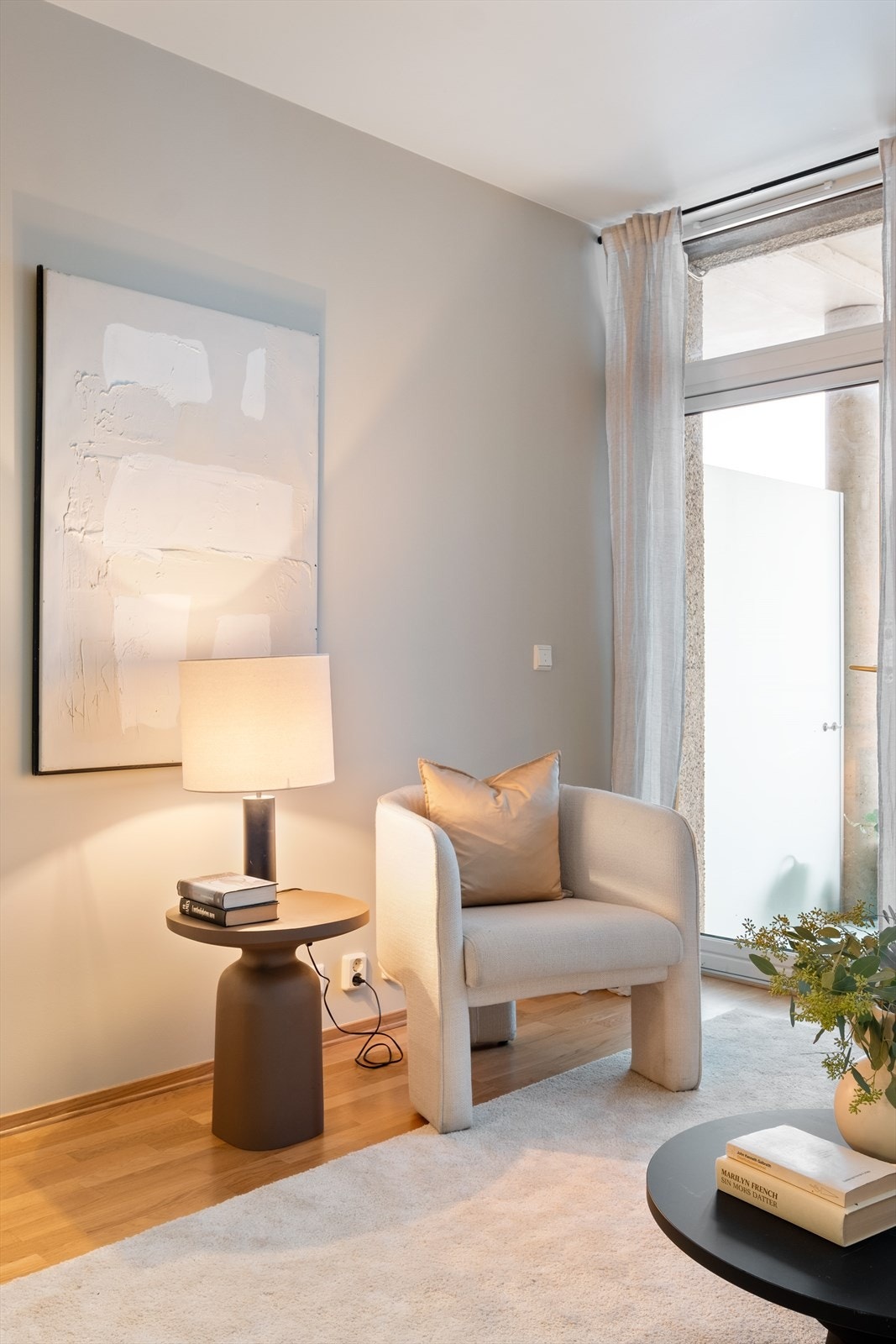 Varmestyringsanlegg fra EcoGuard (som kan styres fra app) i alle rom. Galleribilde