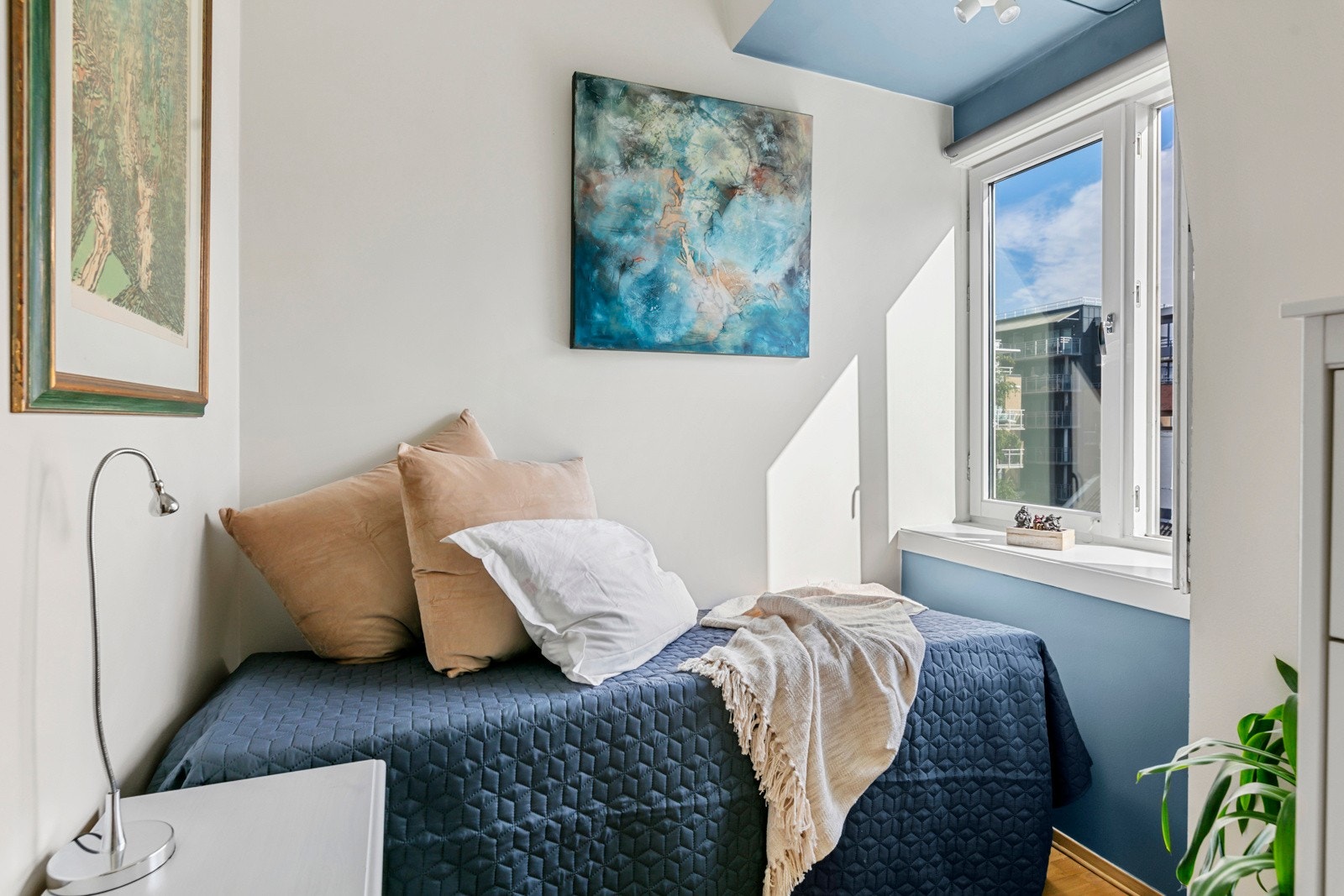 Soverommene vender ut mot felles gårdsrom Galleribilde