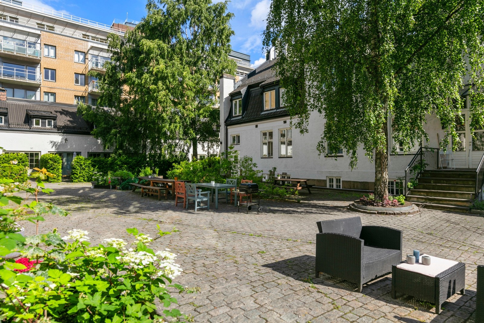 Usjenert og meget gode solforhold. Her kan du kose deg borte fra byens støy, selv om det er midt i sentrum Galleribilde