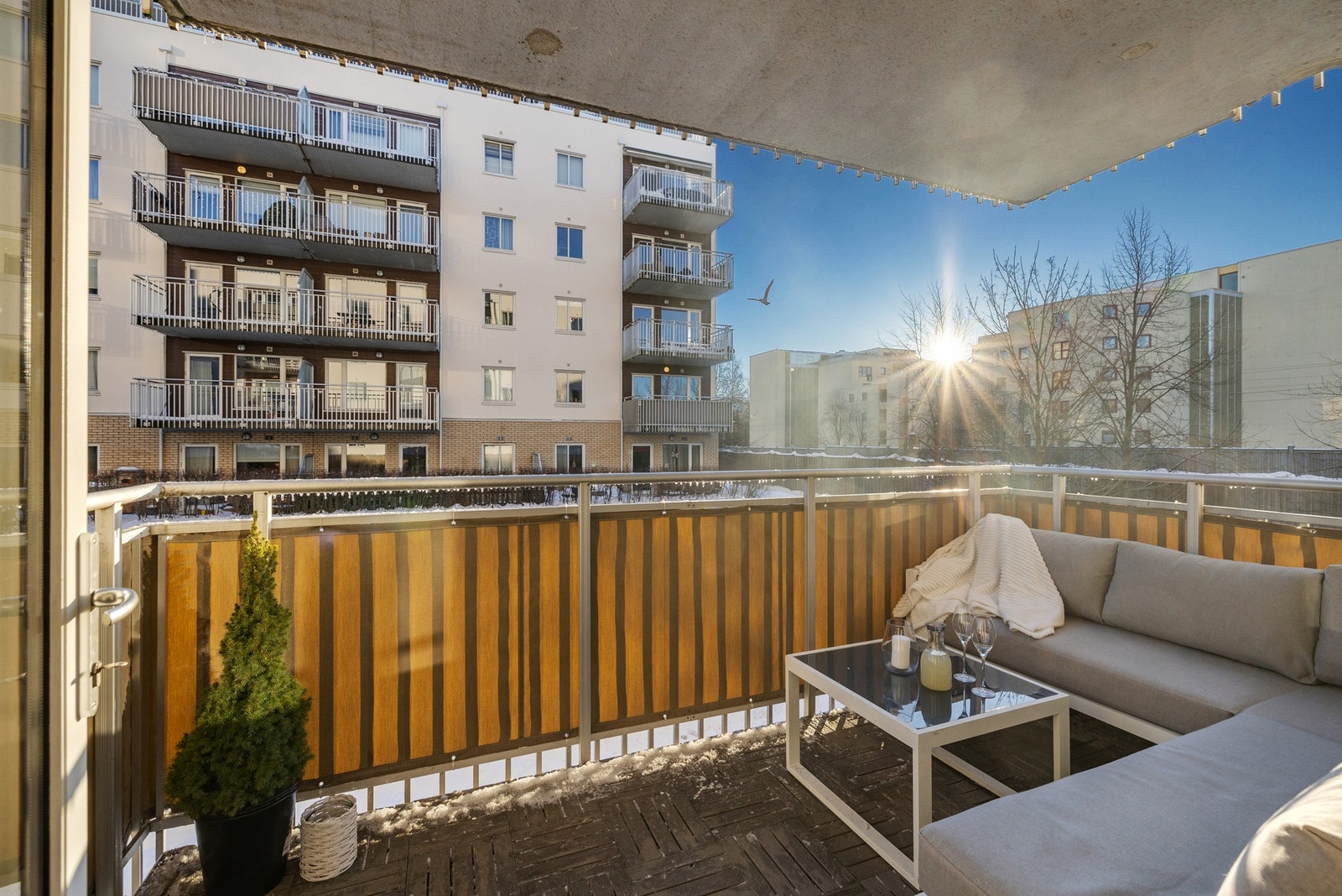 Sydøstvendt balkong med gode solforhold Galleribilde
