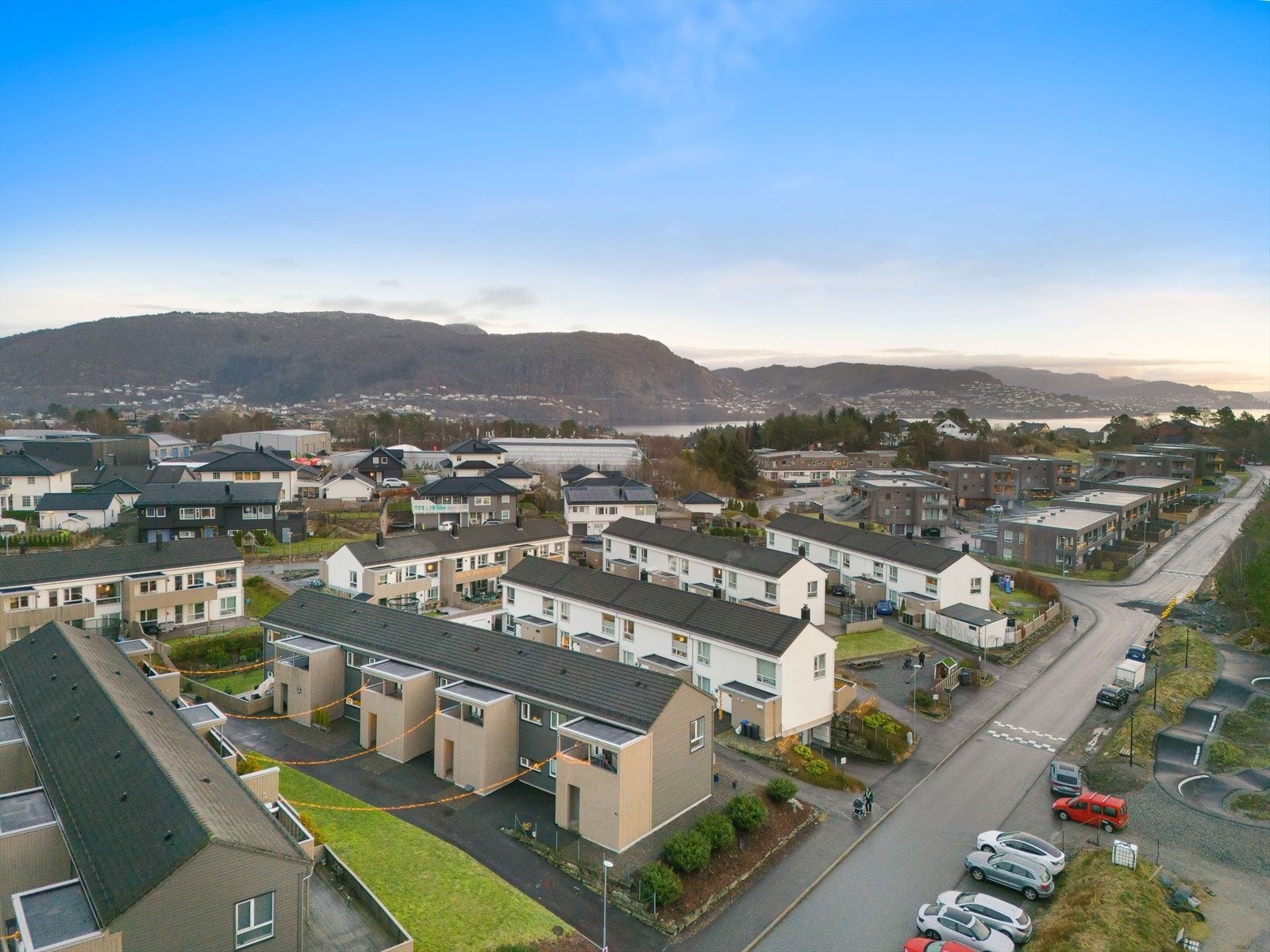 Mjåtveitmarka er et nyere moderne boligområde. Galleribilde