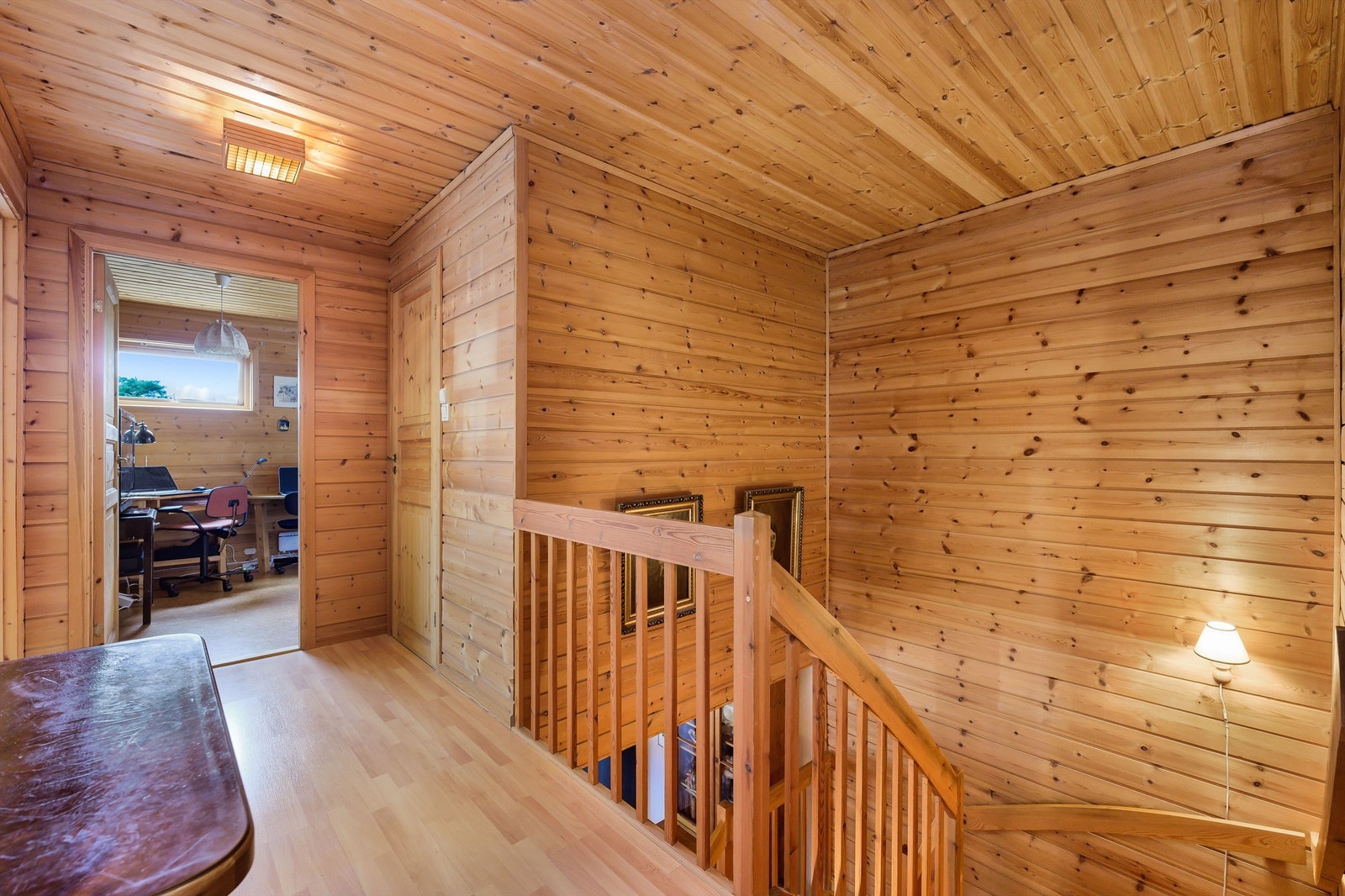 - 2. etasje består av 3 soverom, 1 kontor, bad og bod - Galleribilde