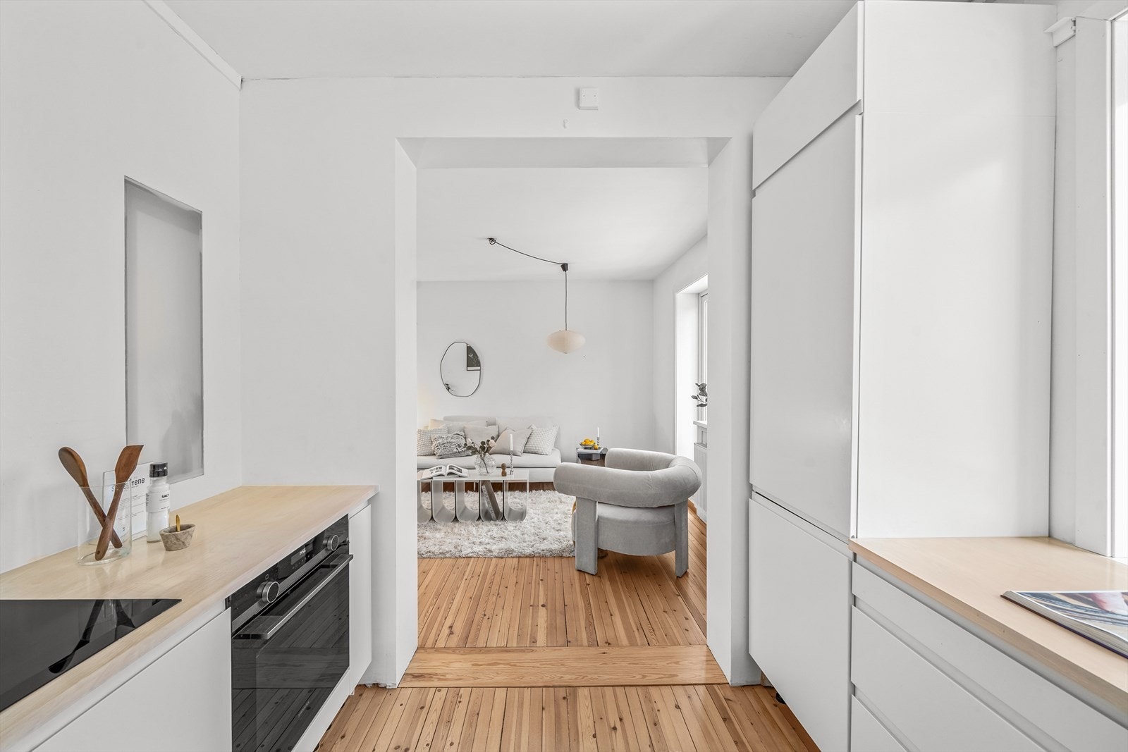 Her kan man enkelt være sosial med gjester, samtidig som man lager mat. Galleribilde