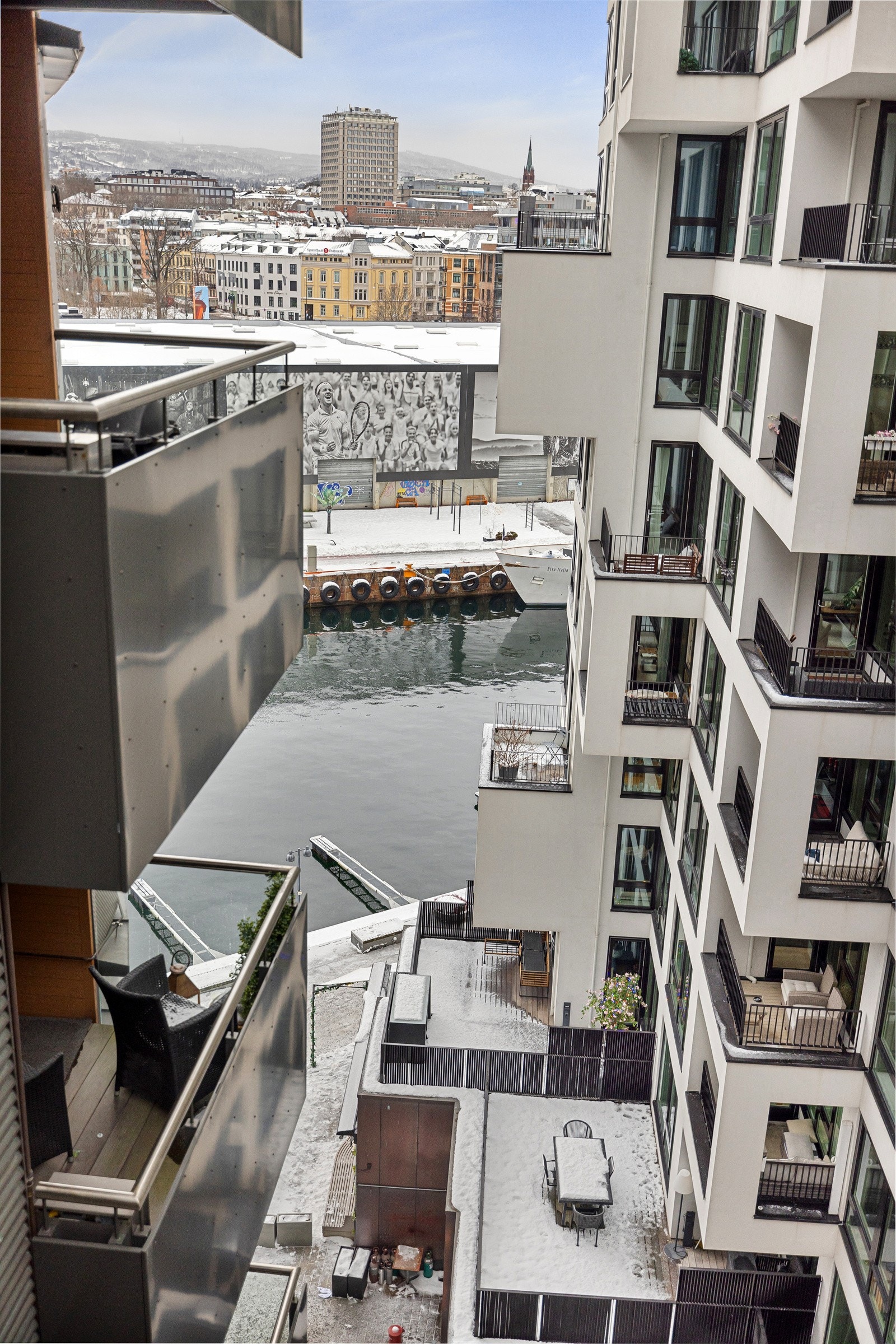 Utsikt fra balkong. Galleribilde