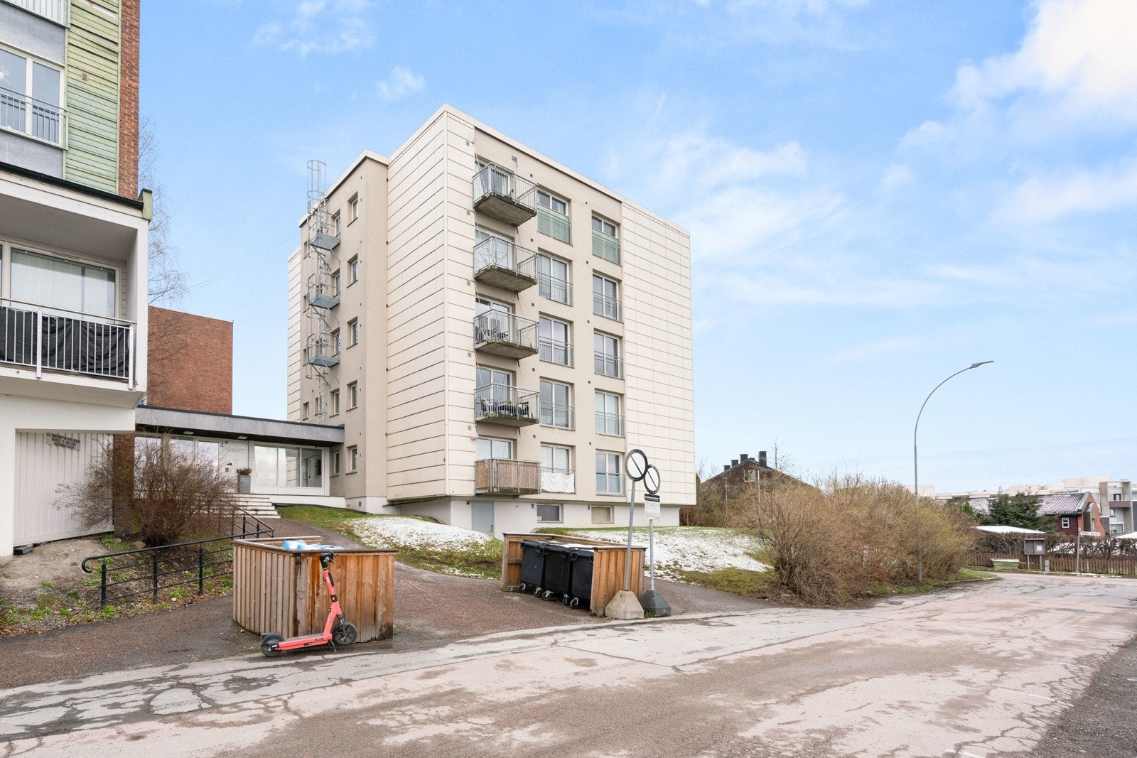 Leiligheten har en meget attraktiv og sentral beliggenhet midt i Nydalen Galleribilde