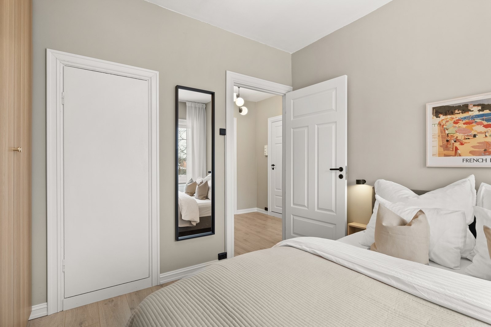 Praktisk kott med plass til oppbevaring. Galleribilde